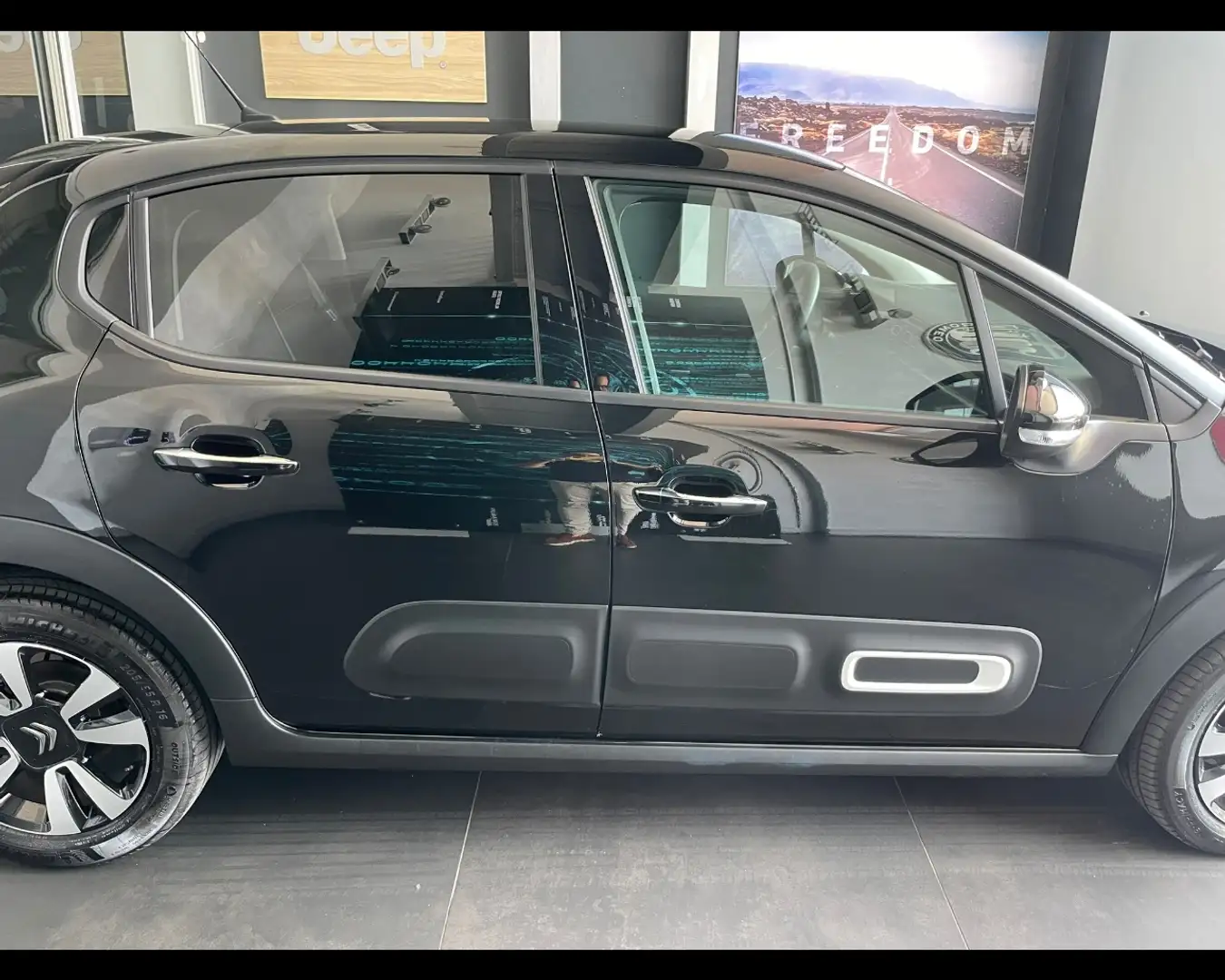Citroen C3 1.2 PureTech Shine Pack Nero - 2