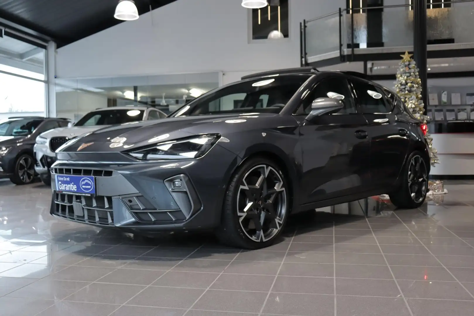 CUPRA Leon 2.0TSI DSG VZ *PANO*SENNHEISER-SOUND*MATRIX - 2