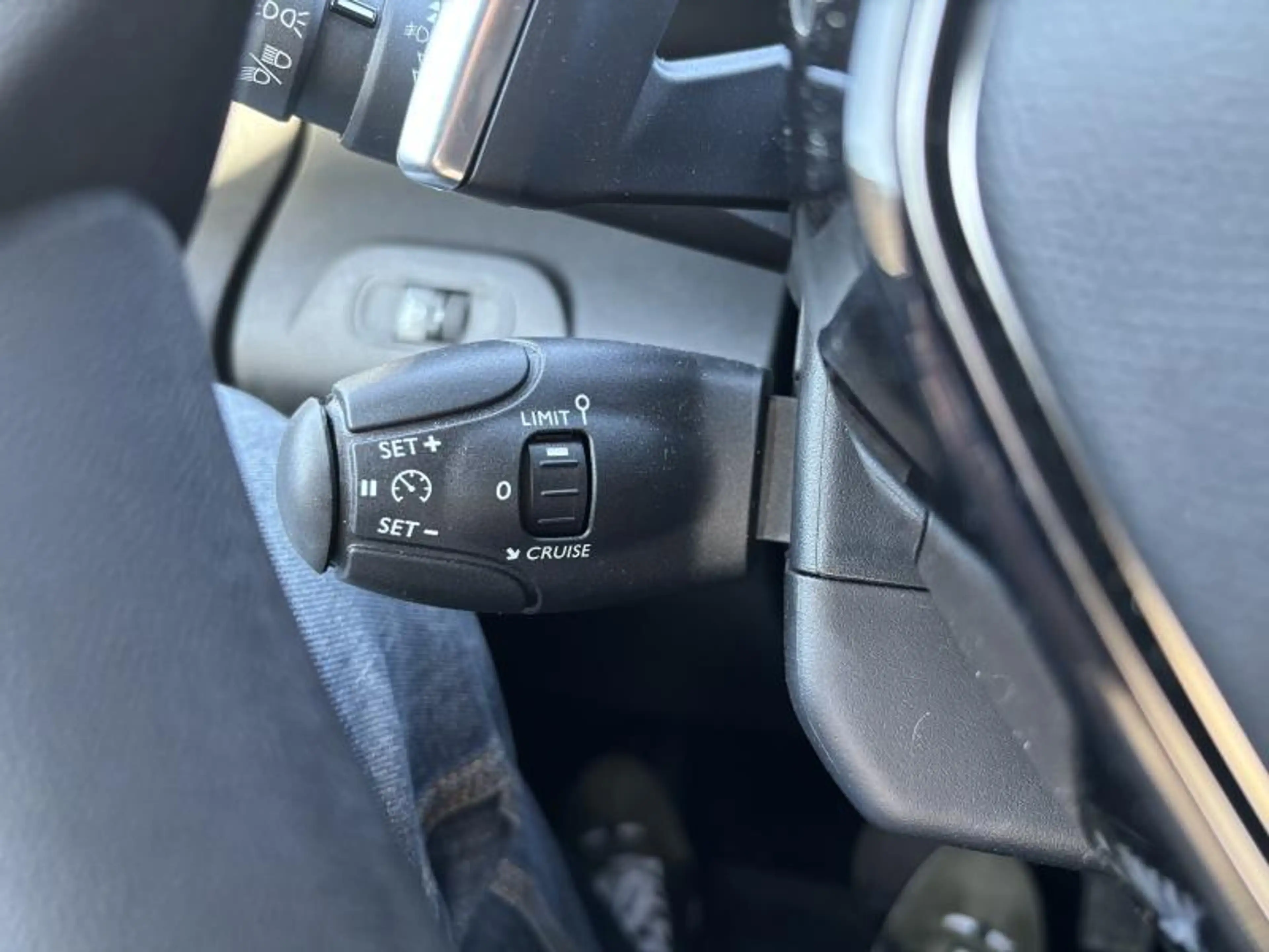 Peugeot Partner STANDARD LIGHT — photo 9