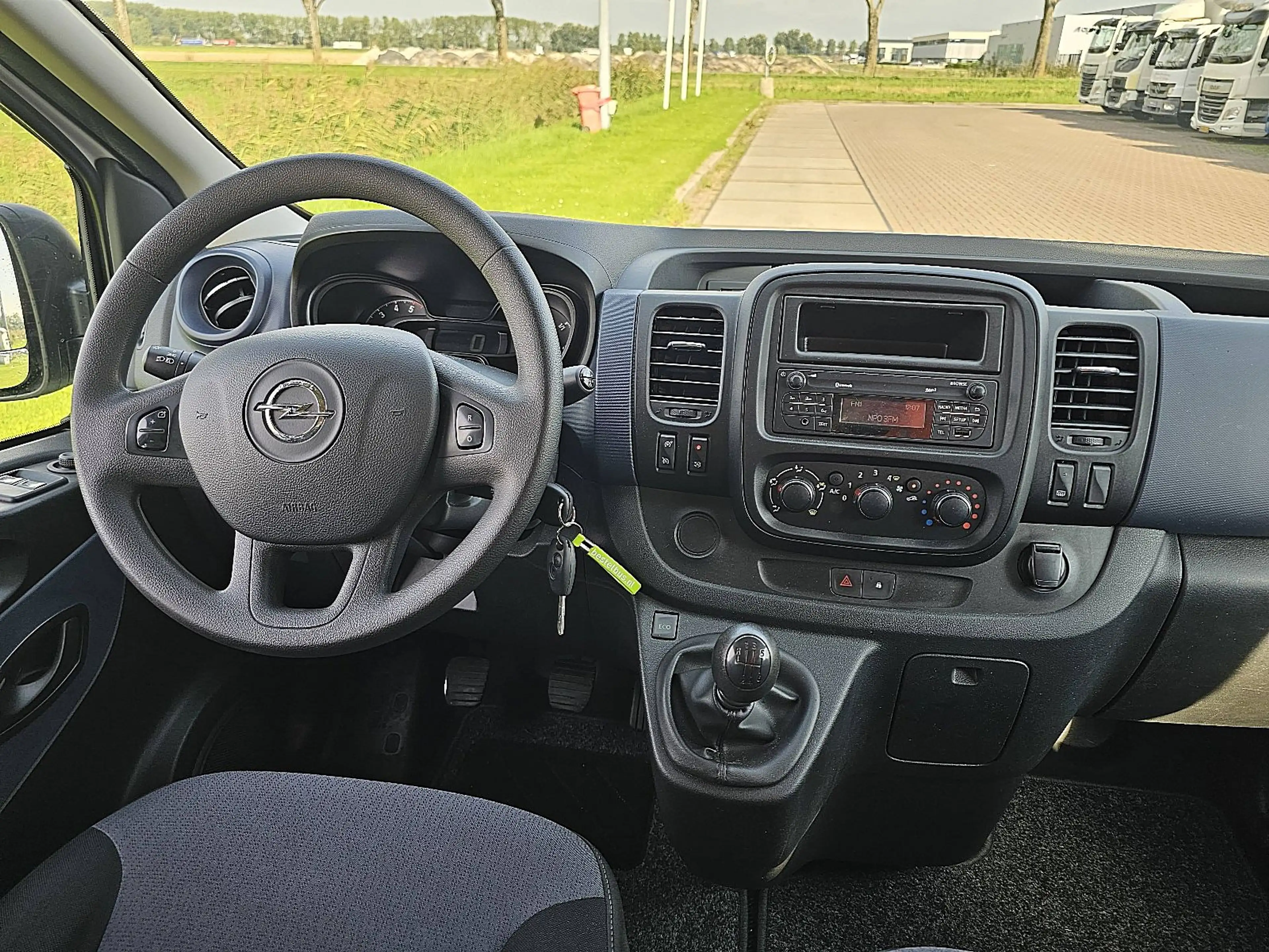 Opel Vivaro 1.6 L1 Combi 9p Airco — photo 8