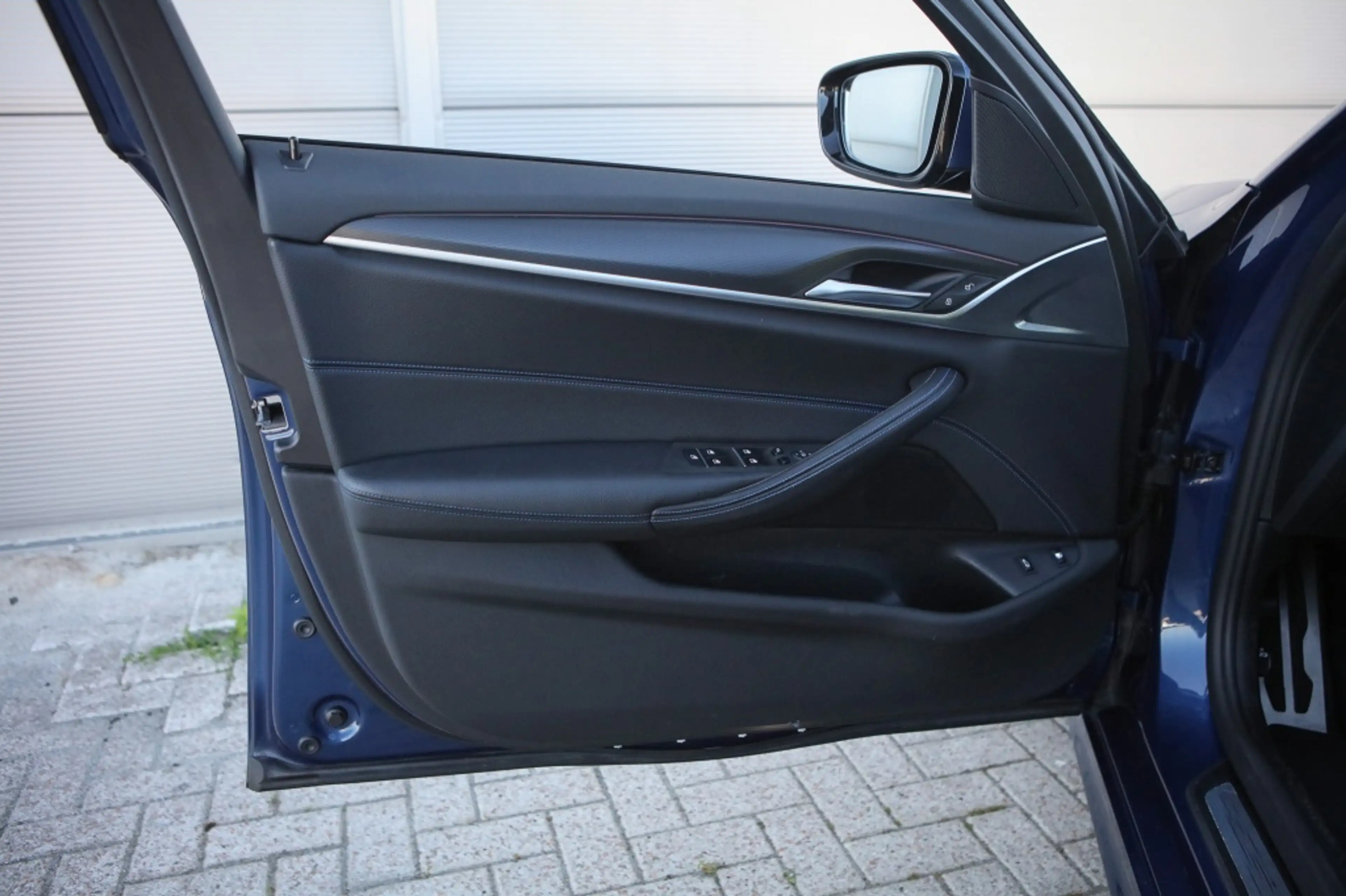 BMW 545 5-serie 545e M-Sport Sedan | BTW | — photo 4