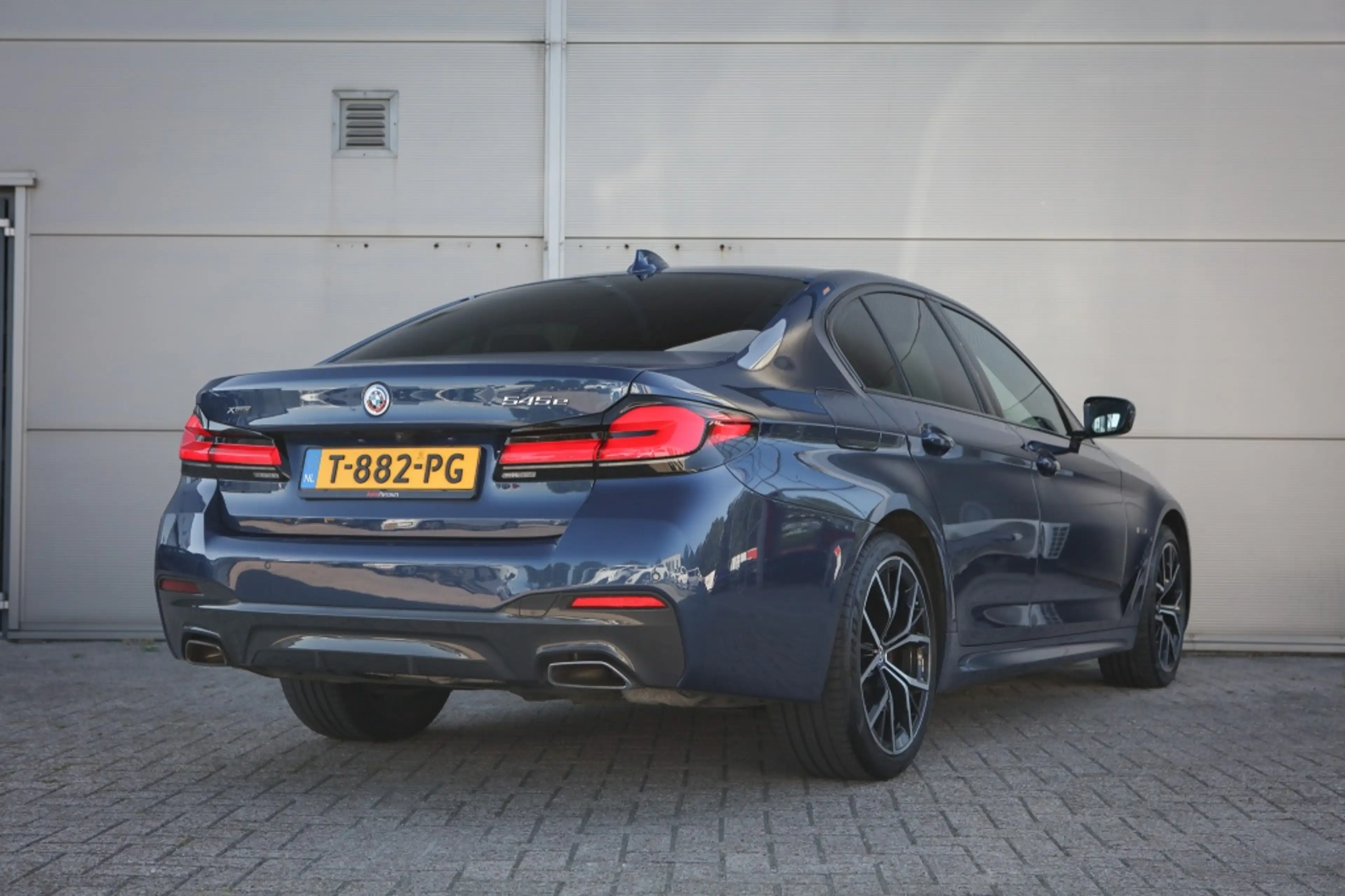 BMW 545 5-serie 545e M-Sport Sedan | BTW | — photo 2