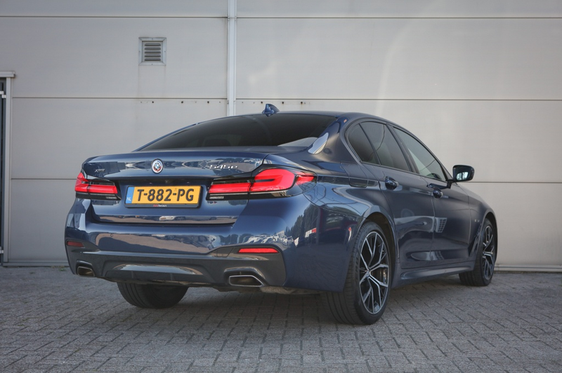 BMW 545 5-serie 545e M-Sport Sedan | BTW | — photo 2