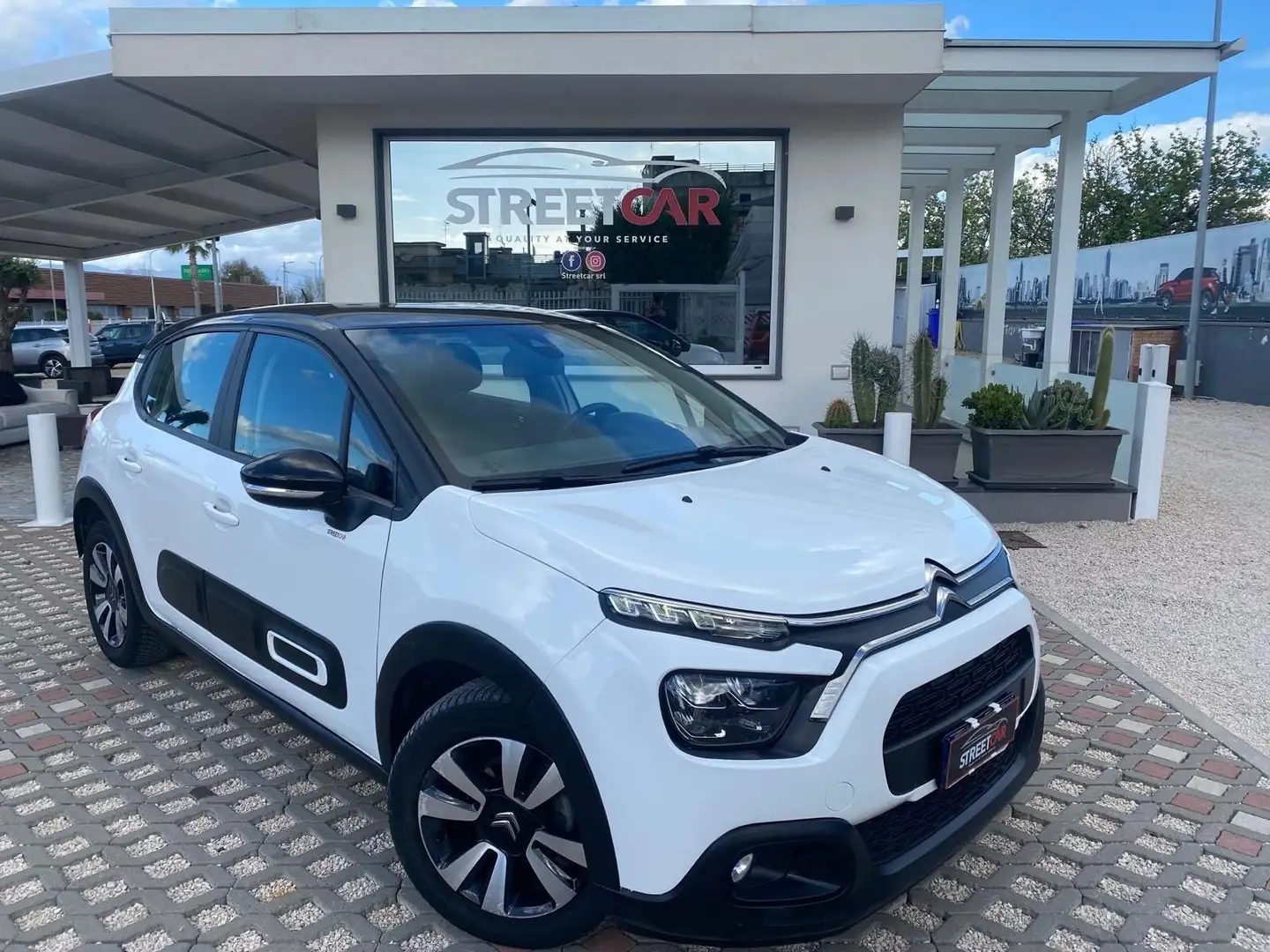 Citroen C3 PureTech 110 S&S EAT6 Shine Blanc - 1