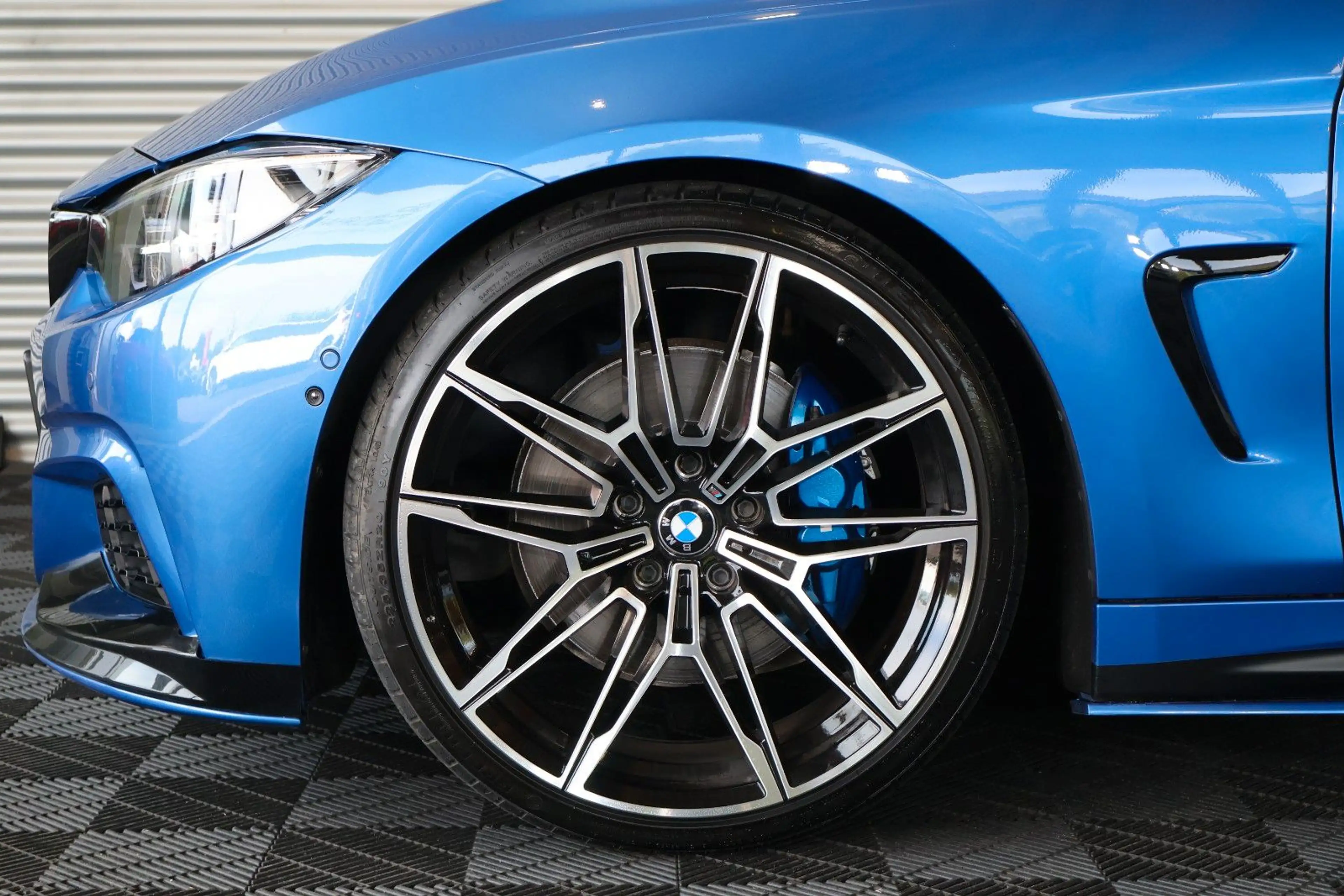 BMW 440 i xDrive Cabrio M-PAKET/H&K/HUD/360°/CARPLAY — photo 3