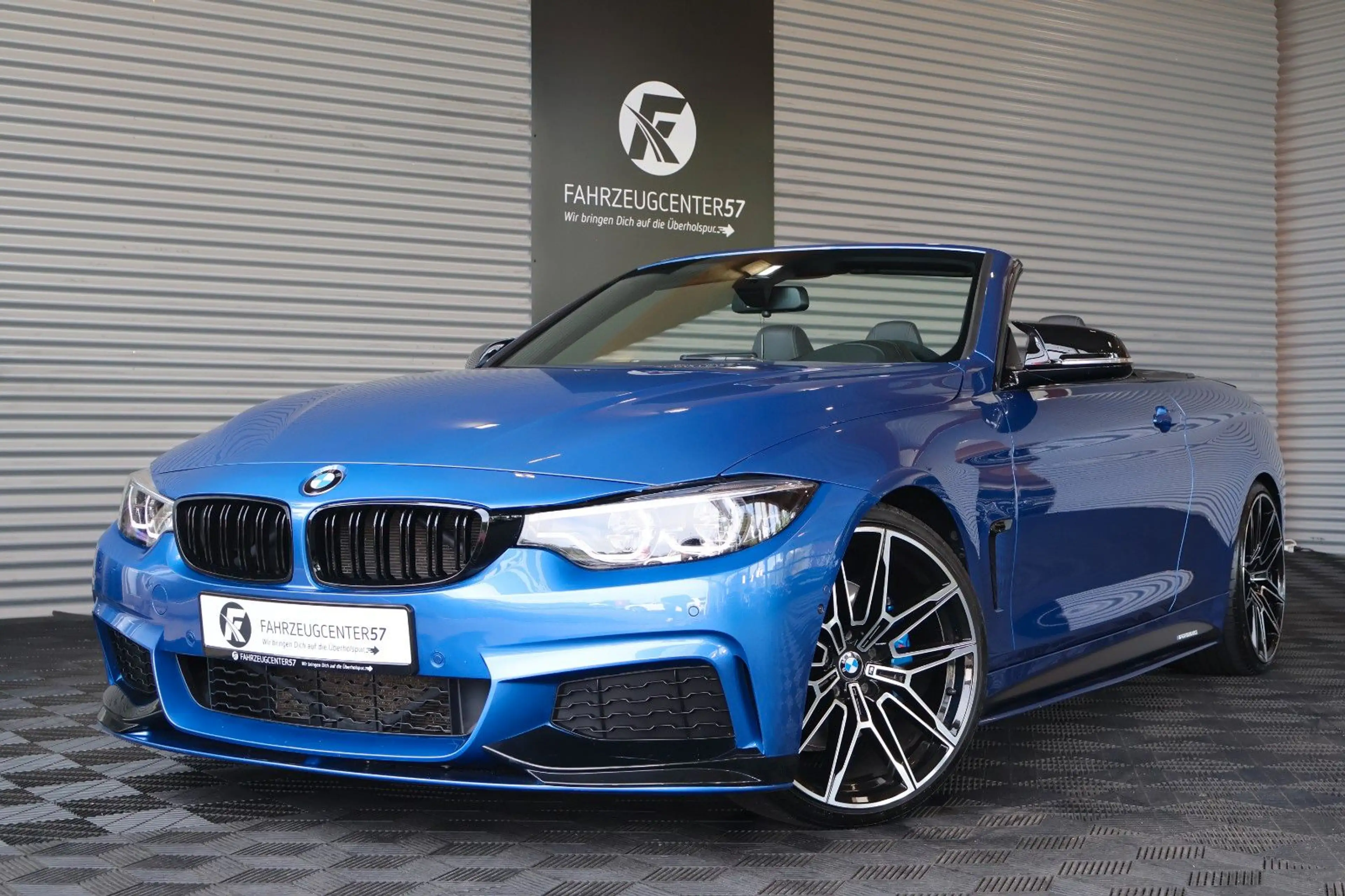 BMW 440 i xDrive Cabrio M-PAKET/H&K/HUD/360°/CARPLAY