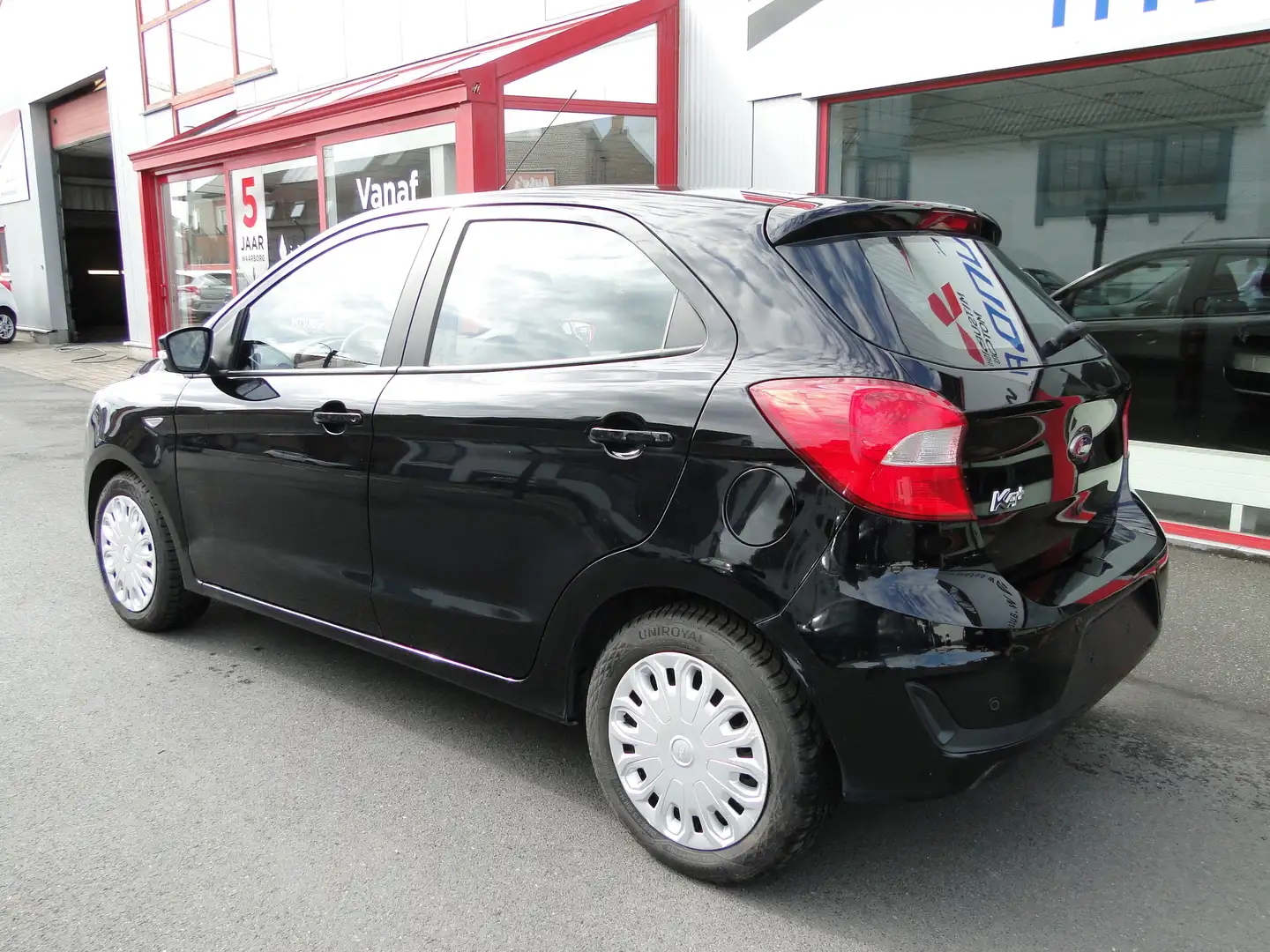 Ford Ka/Ka+ Ka+ 1.2i Essential Zwart - 2