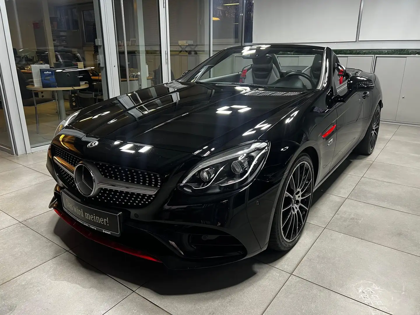 Mercedes-Benz SLC 300 RedArtEdition DISTRONIC+LED+MEMORY+KAM++ Schwarz - 1