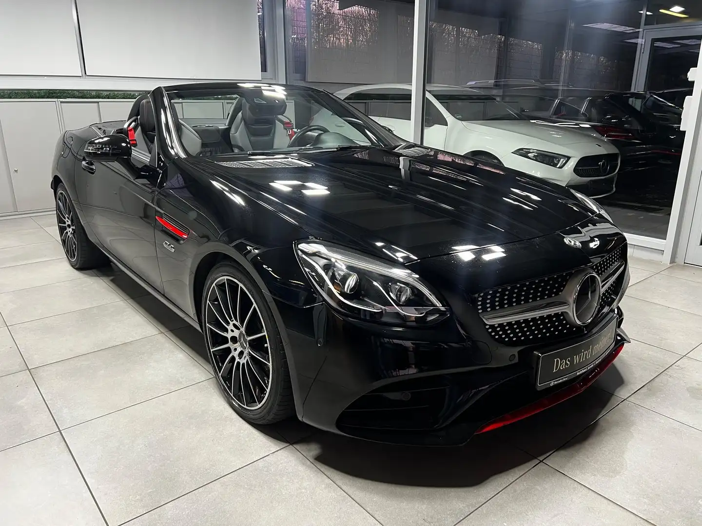 Mercedes-Benz SLC 300 RedArtEdition DISTRONIC+LED+MEMORY+KAM++ Schwarz - 2