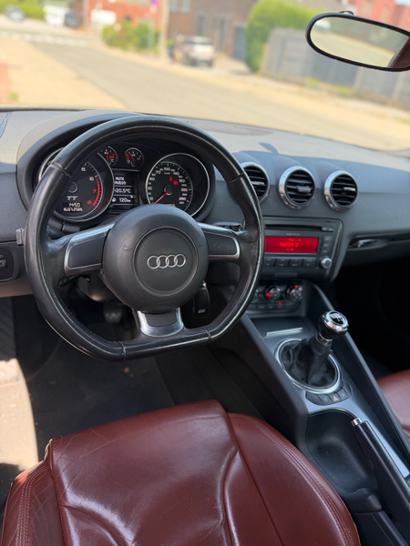 Audi TT TT Coupé 1.8 TFSI S line 1er main — photo 10