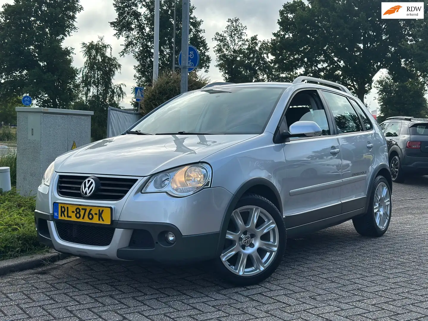 Volkswagen Polo Cross 1.4-16V AUTOMAAT Gris - 1