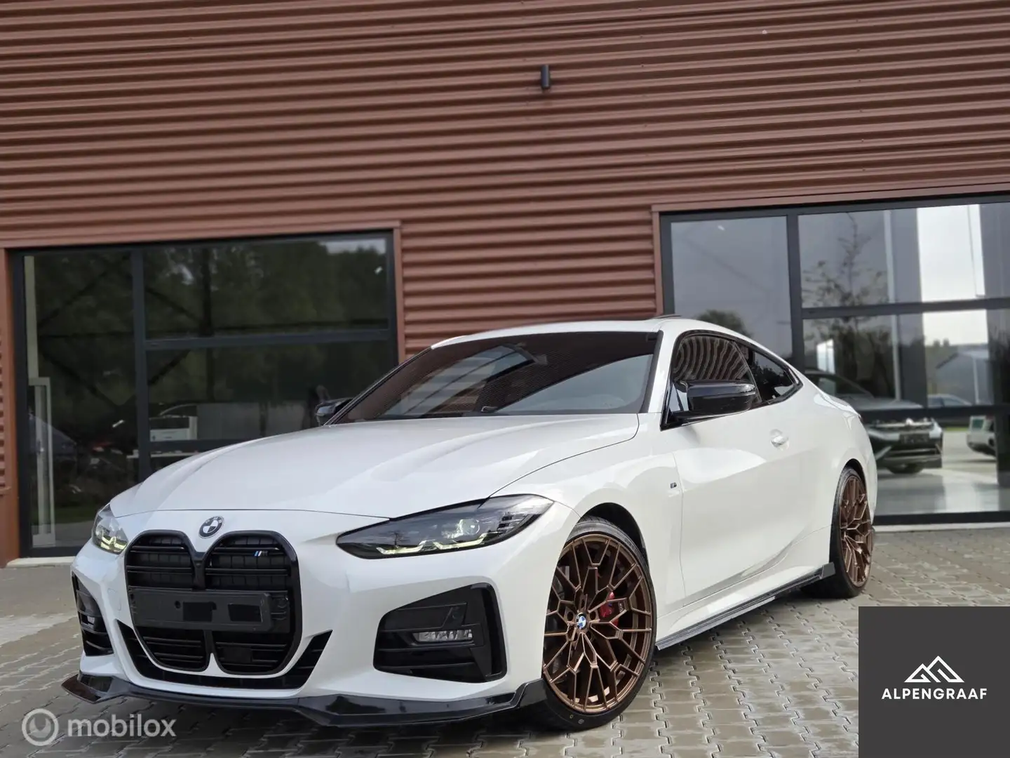 BMW 420 4-serie Coupé 420i M-Sport | Pano | Leer | Sfeerve - 1