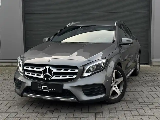 Mercedes-Benz GLA 180 GLA 180 7G-DCT AMG Line
