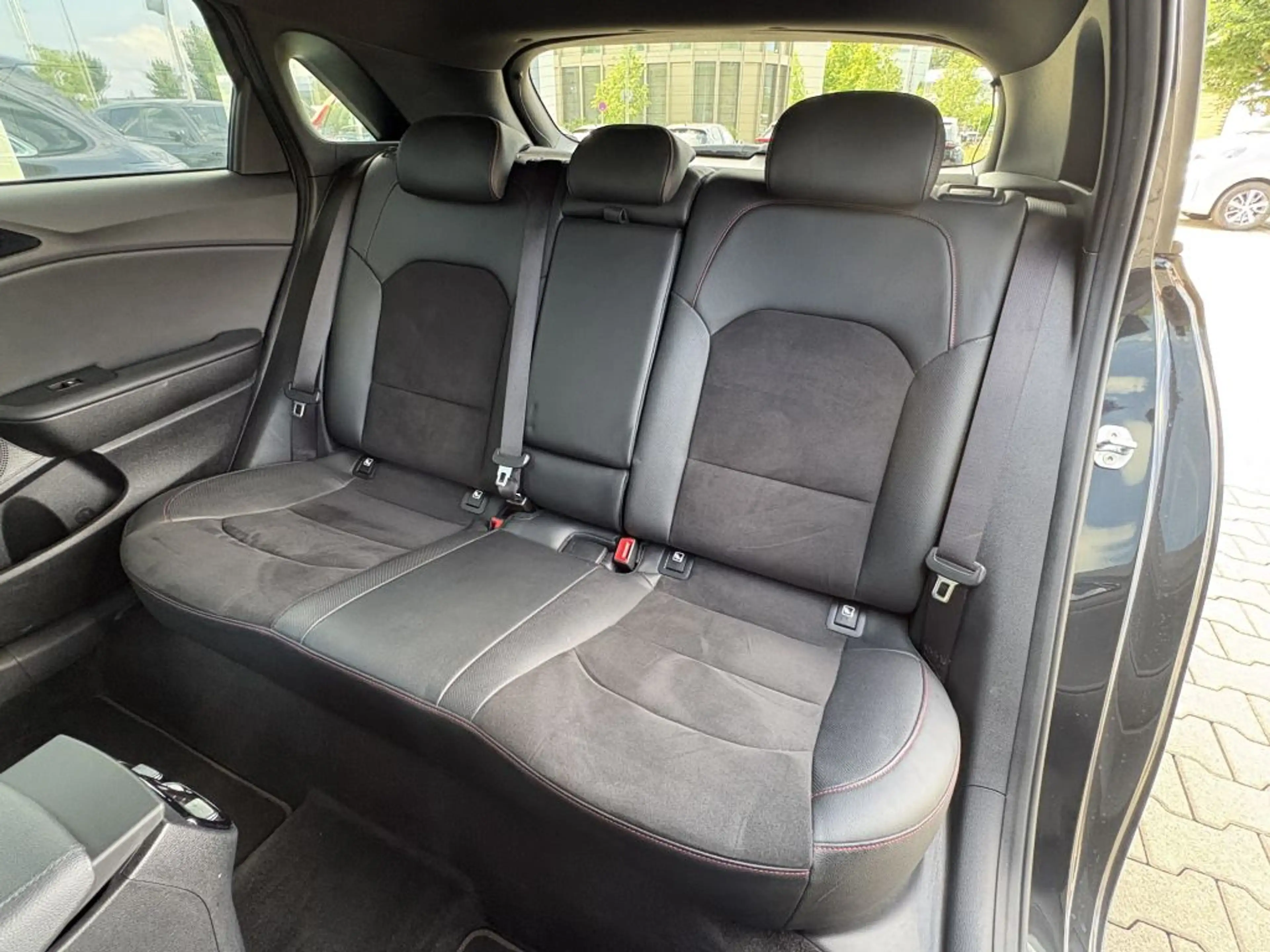 Kia Ceed / cee'd Ceed 1.6 T-GDI DCT7 OPF GT *8-fach bereift* — photo 12