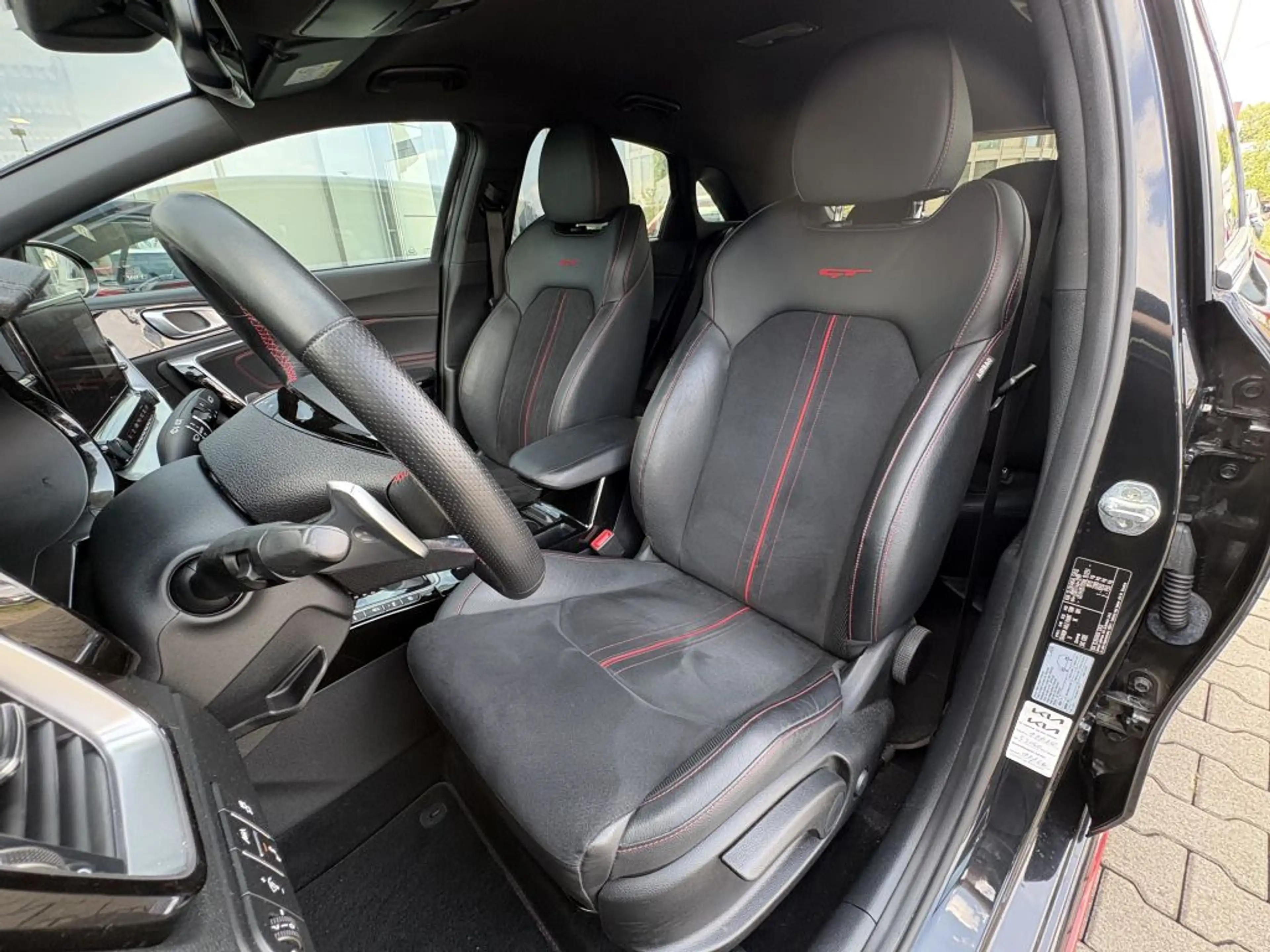 Kia Ceed / cee'd Ceed 1.6 T-GDI DCT7 OPF GT *8-fach bereift* — photo 9