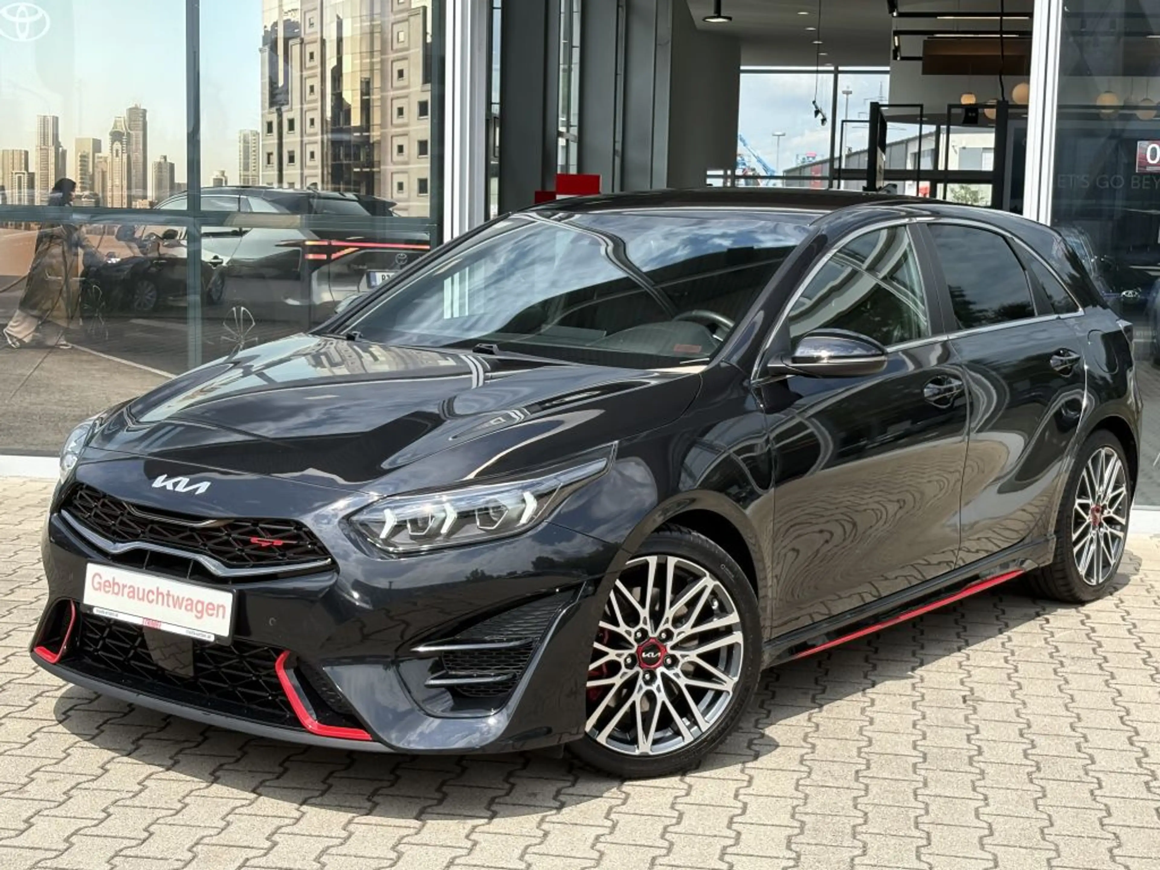 Kia Ceed / cee'd Ceed 1.6 T-GDI DCT7 OPF GT *8-fach bereift* — photo 2