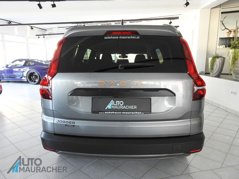 Dacia Jogger 1.6 E-TECH Hybrid 140 Extreme — photo 6