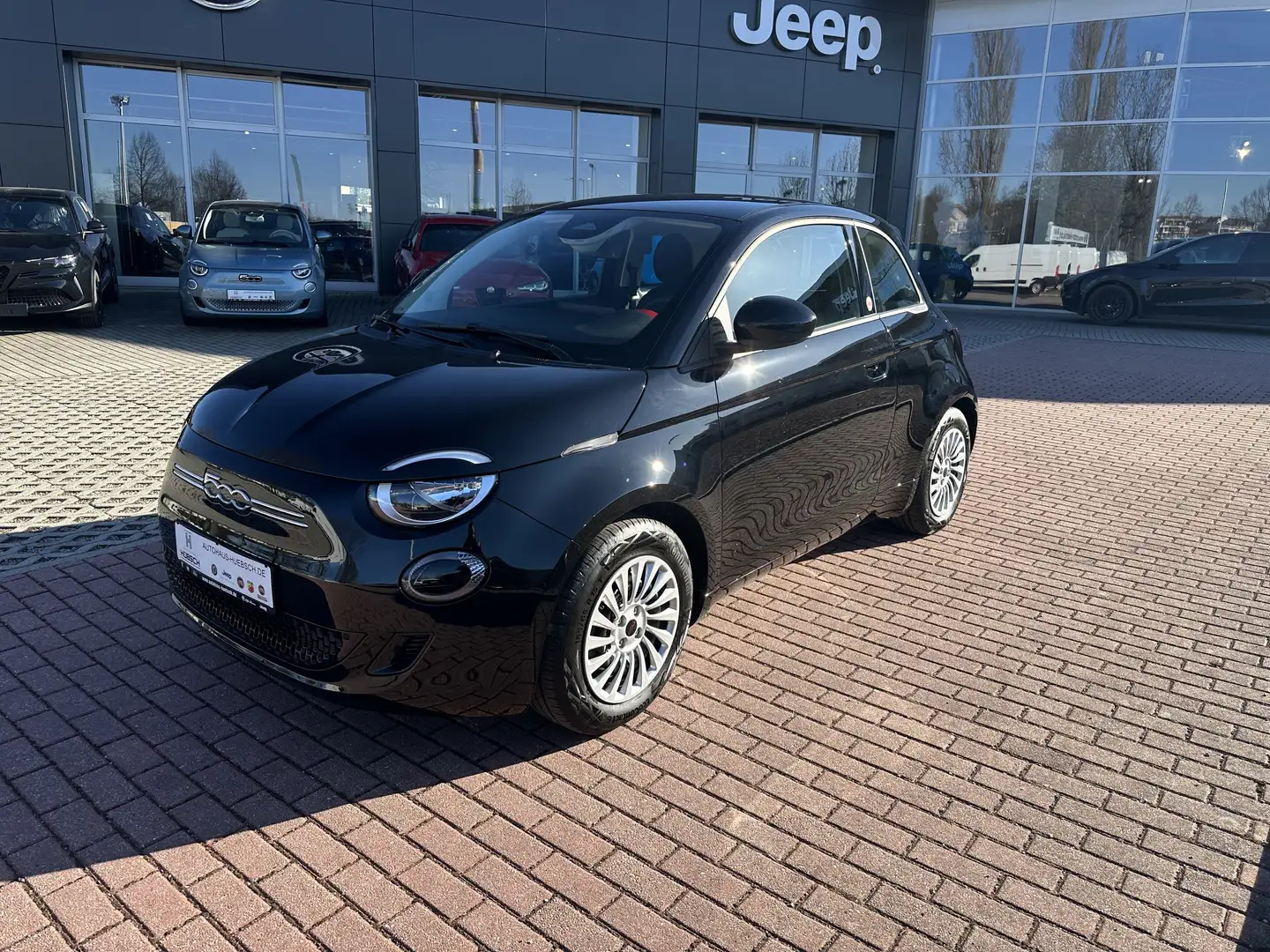 Fiat 500e Red 42kWh ab 200 mtl. Leasen Černá - 1