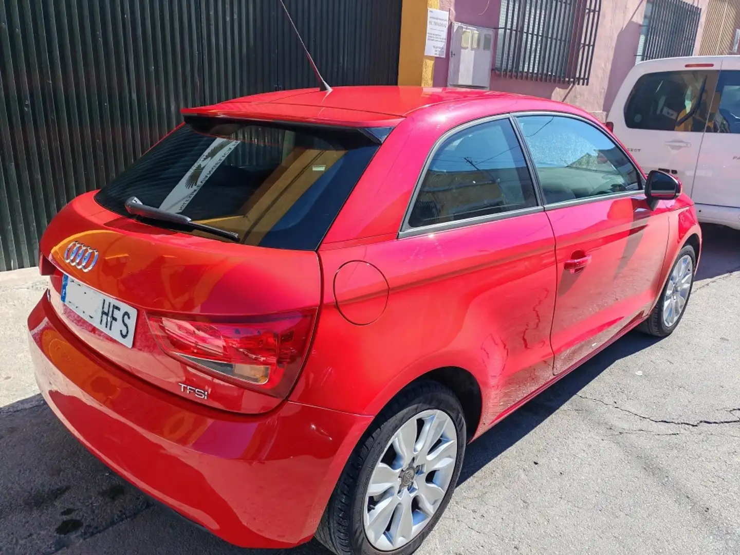 Audi A1 1.2 TFSI Attraction Rouge - 2