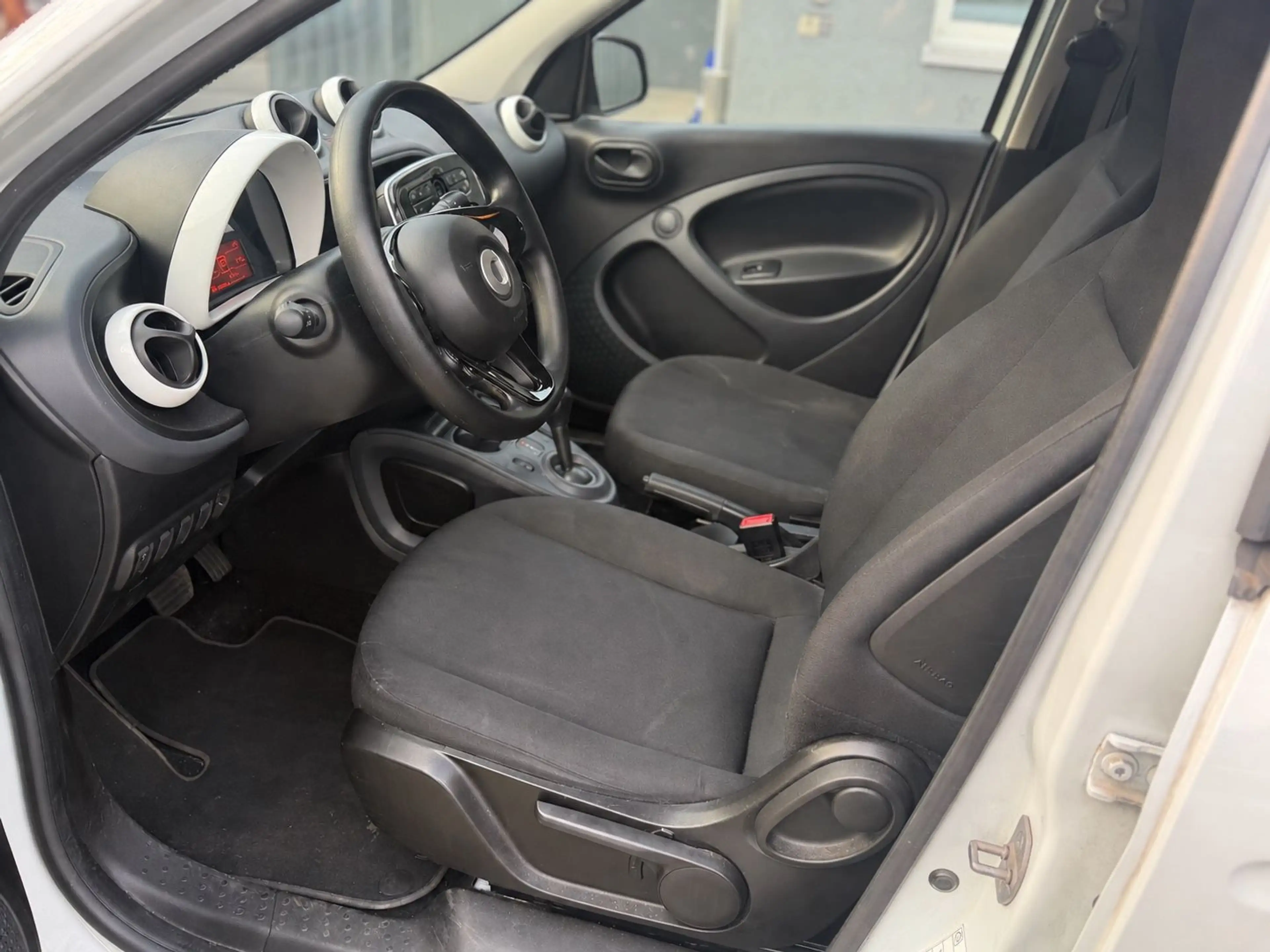 smart forFour forfour Basis 52 kW/Automatik/Klima — photo 8
