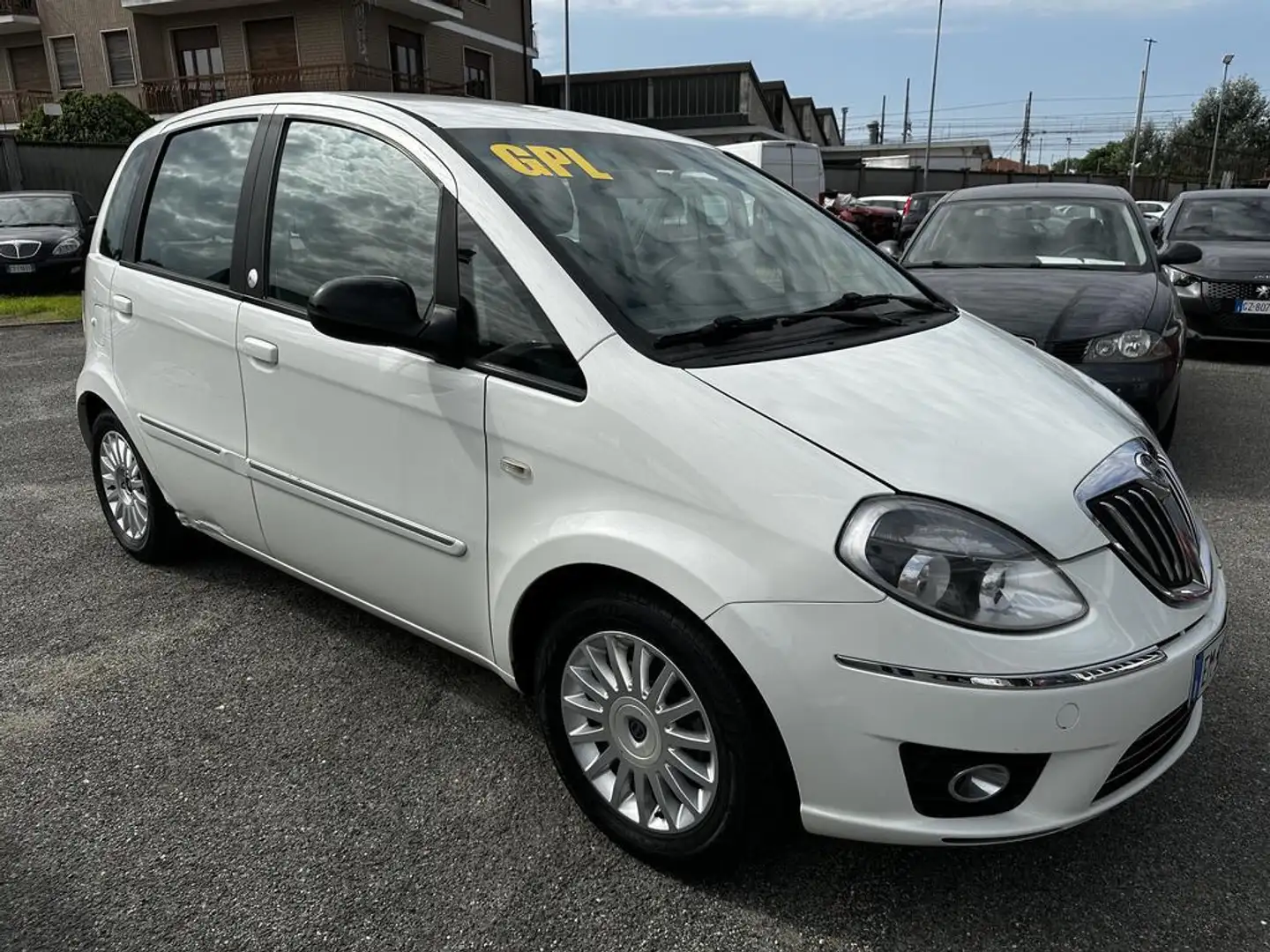 Lancia MUSA 1.4 8v Platinum ecochic Gpl Bianco - 2