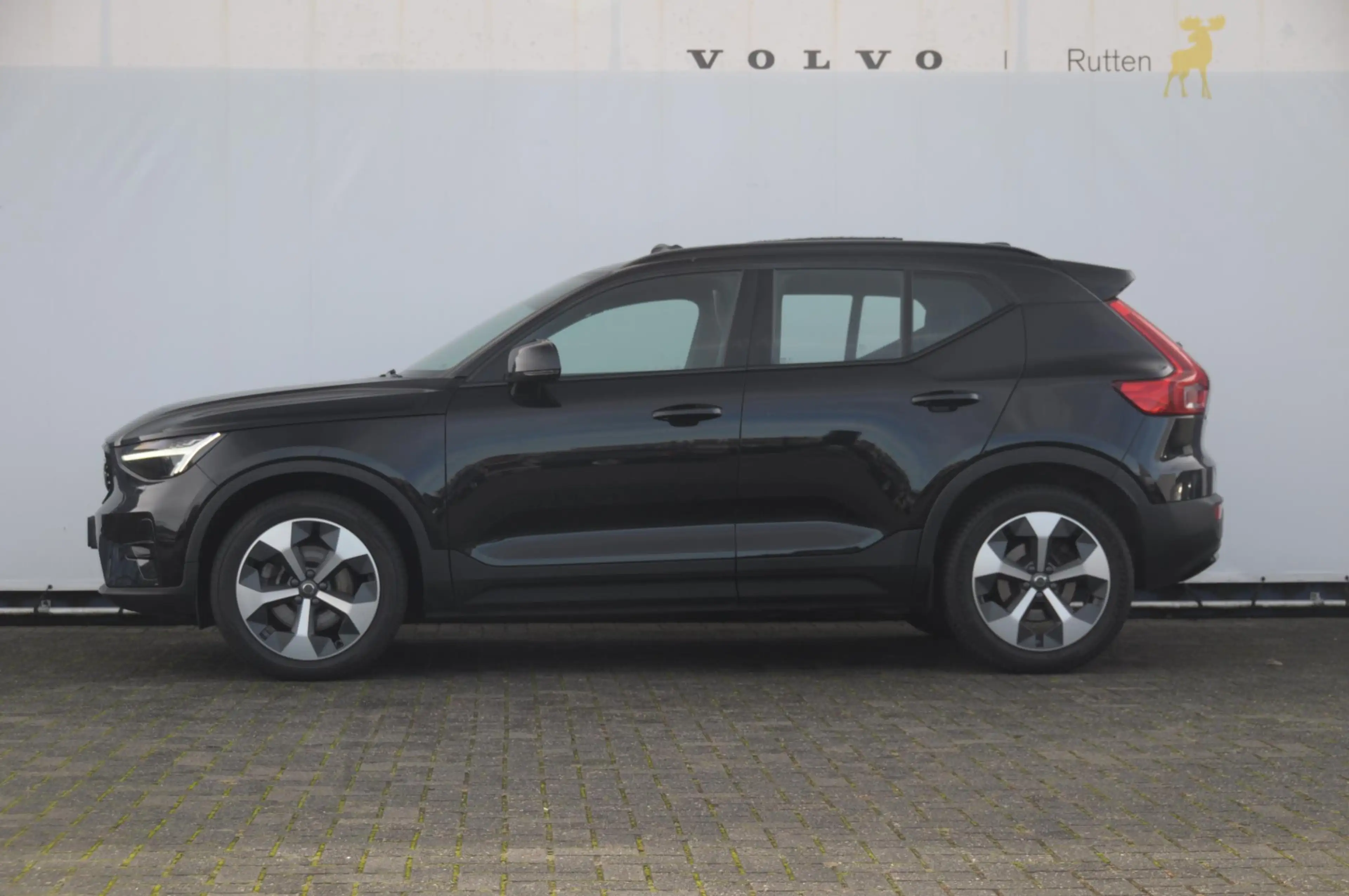 Volvo XC40 B3 177PK Automaat Ultimate Dark / Adaptive cruise — photo 4