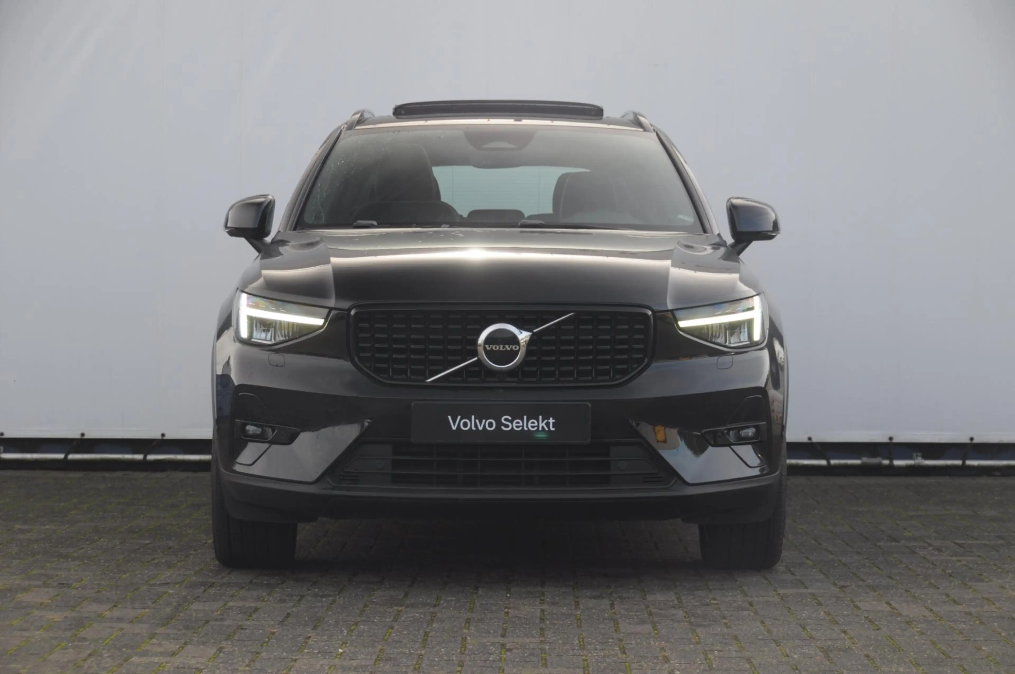 Volvo XC40 B3 177PK Automaat Ultimate Dark / Adaptive cruise — photo 2