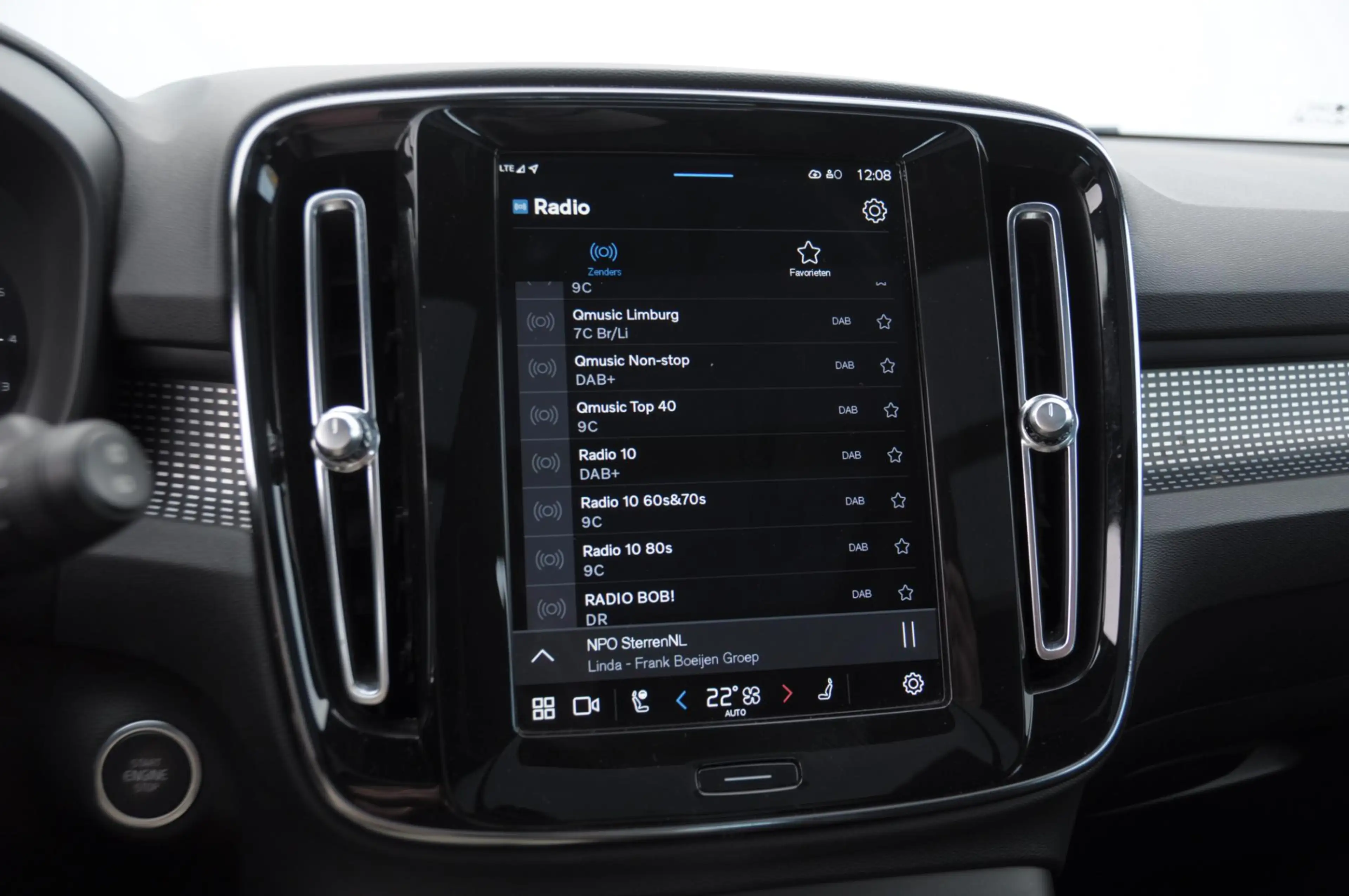Volvo XC40 B3 177PK Automaat Ultimate Dark / Adaptive cruise — photo 22