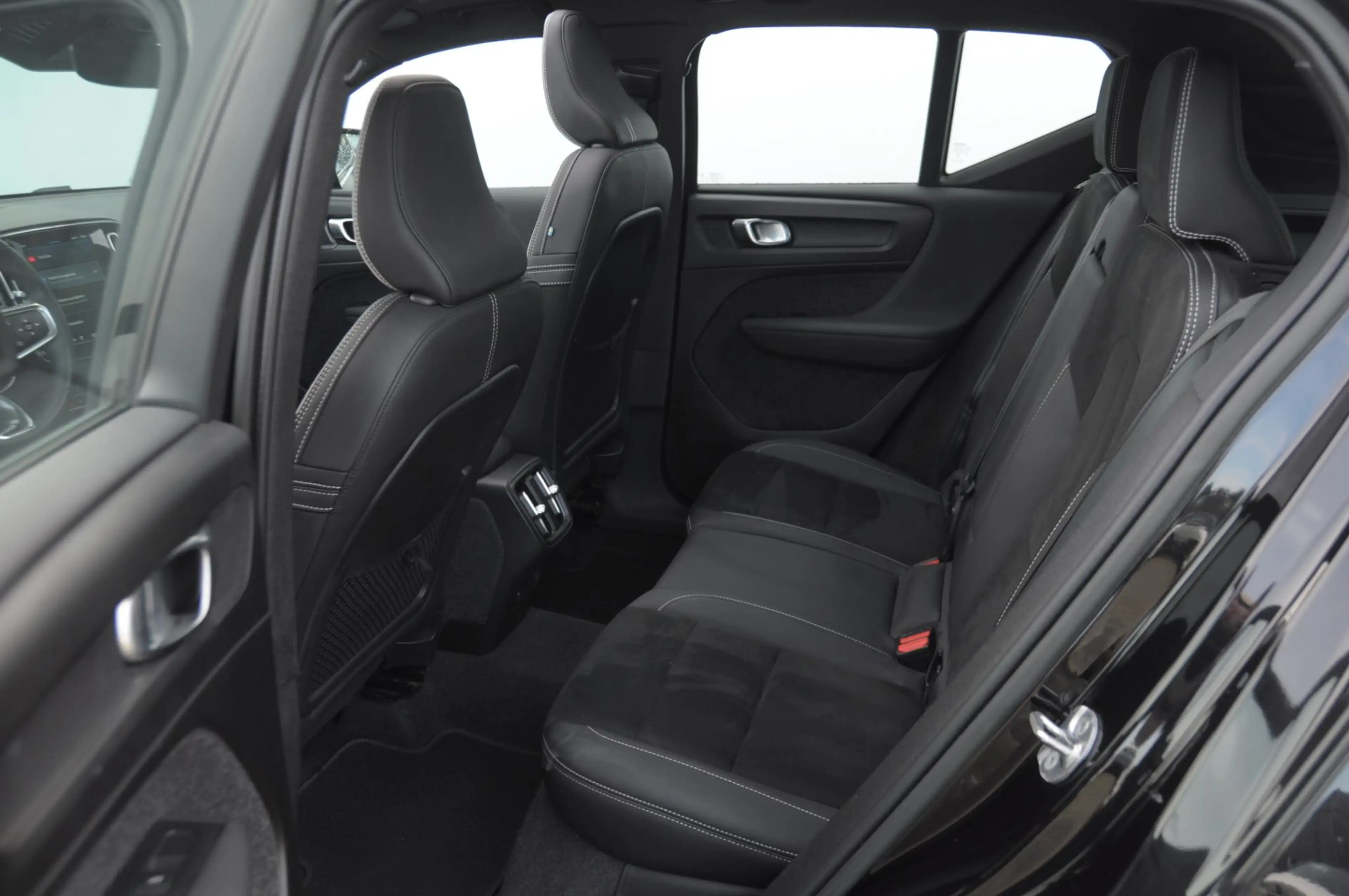 Volvo XC40 B3 177PK Automaat Ultimate Dark / Adaptive cruise — photo 11