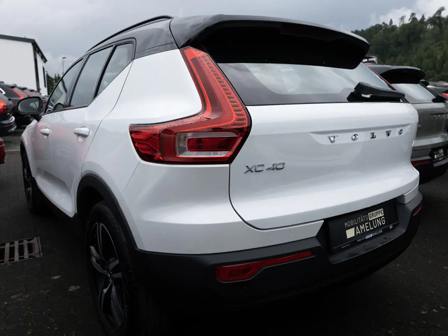 Volvo XC40 T4 Recharge R-Design NAVI W-LAN AHK LED Weiß - 2