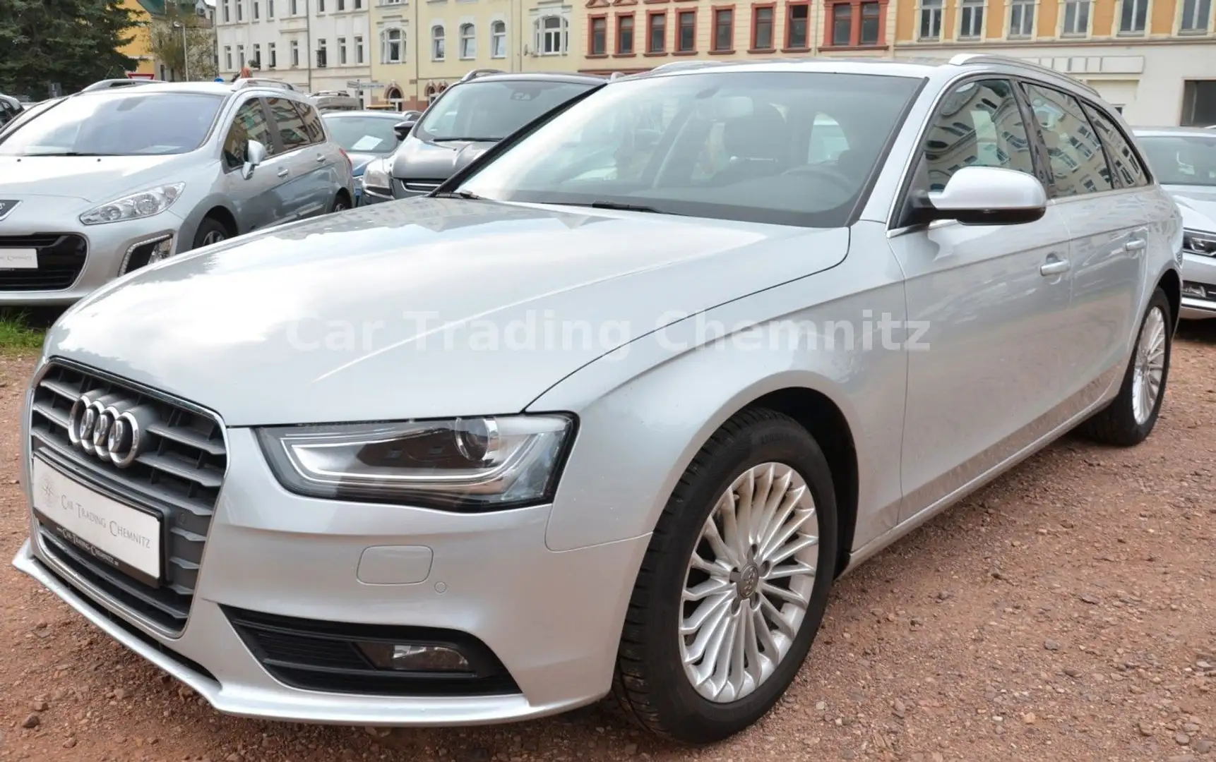 Audi A4 Avant 2.0 TDI Bi-Xenon Navi Sitzheizung Zilver - 1