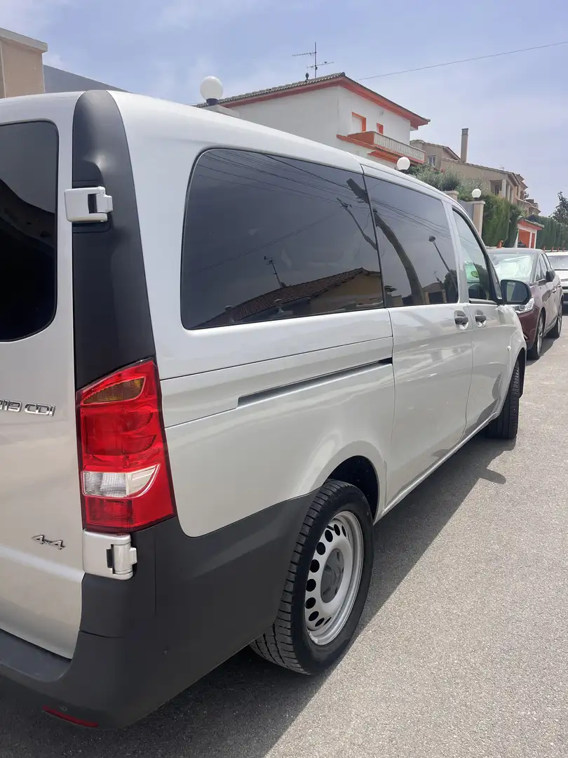 Mercedes-Benz Vito Tourer 119 CDI Pro Compacta Aut. 4x4 Gris - 1