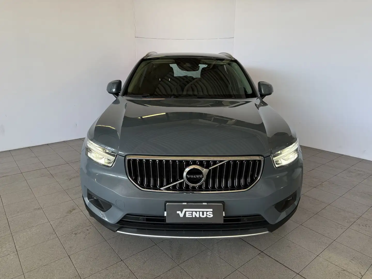 Volvo XC40 T5 Recharge Plug-in Hybrid Inscription Expression Grigio - 2