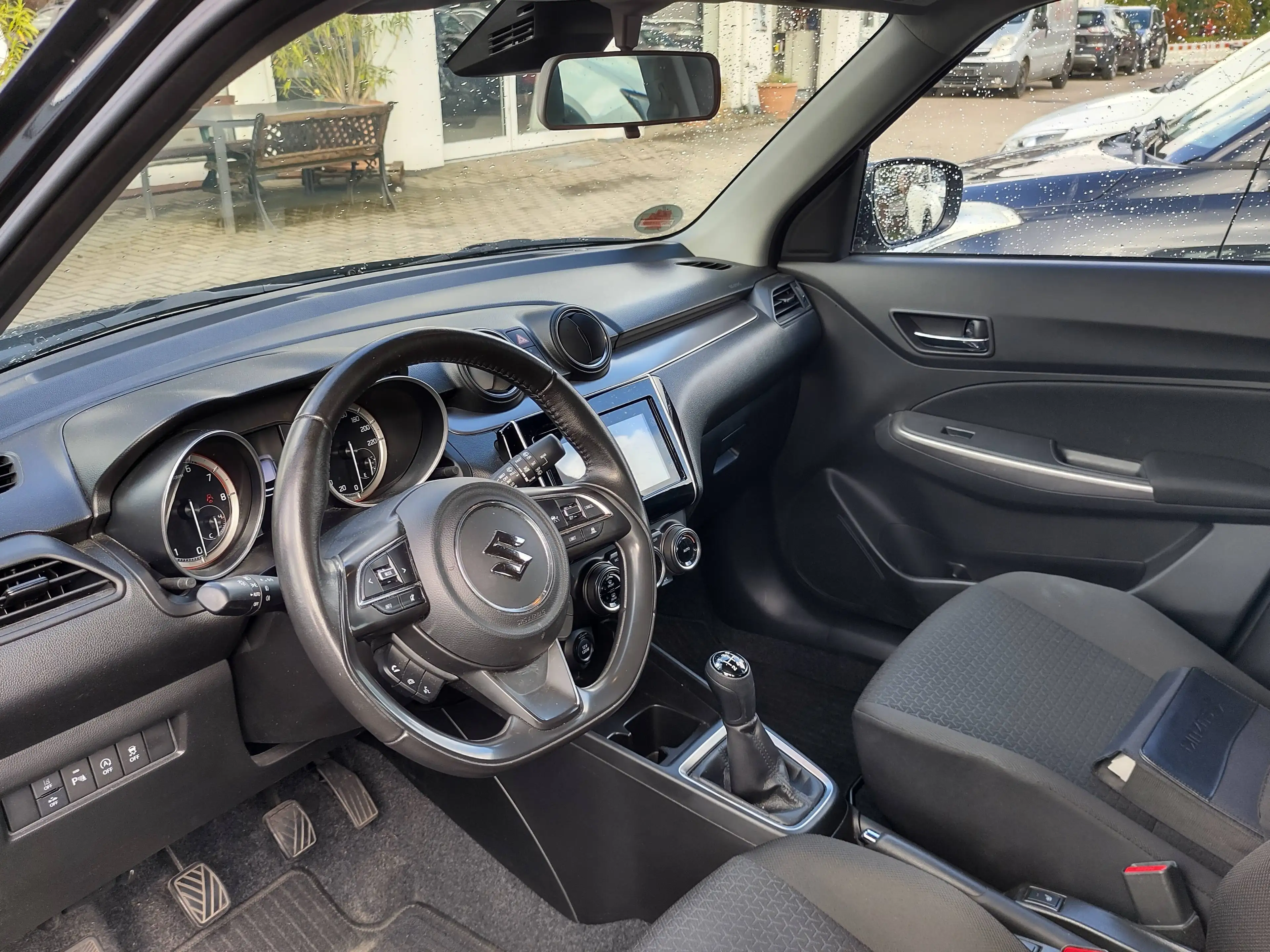 Suzuki Swift Swift 1.2 Dualjet Hybrid Comfort — photo 5