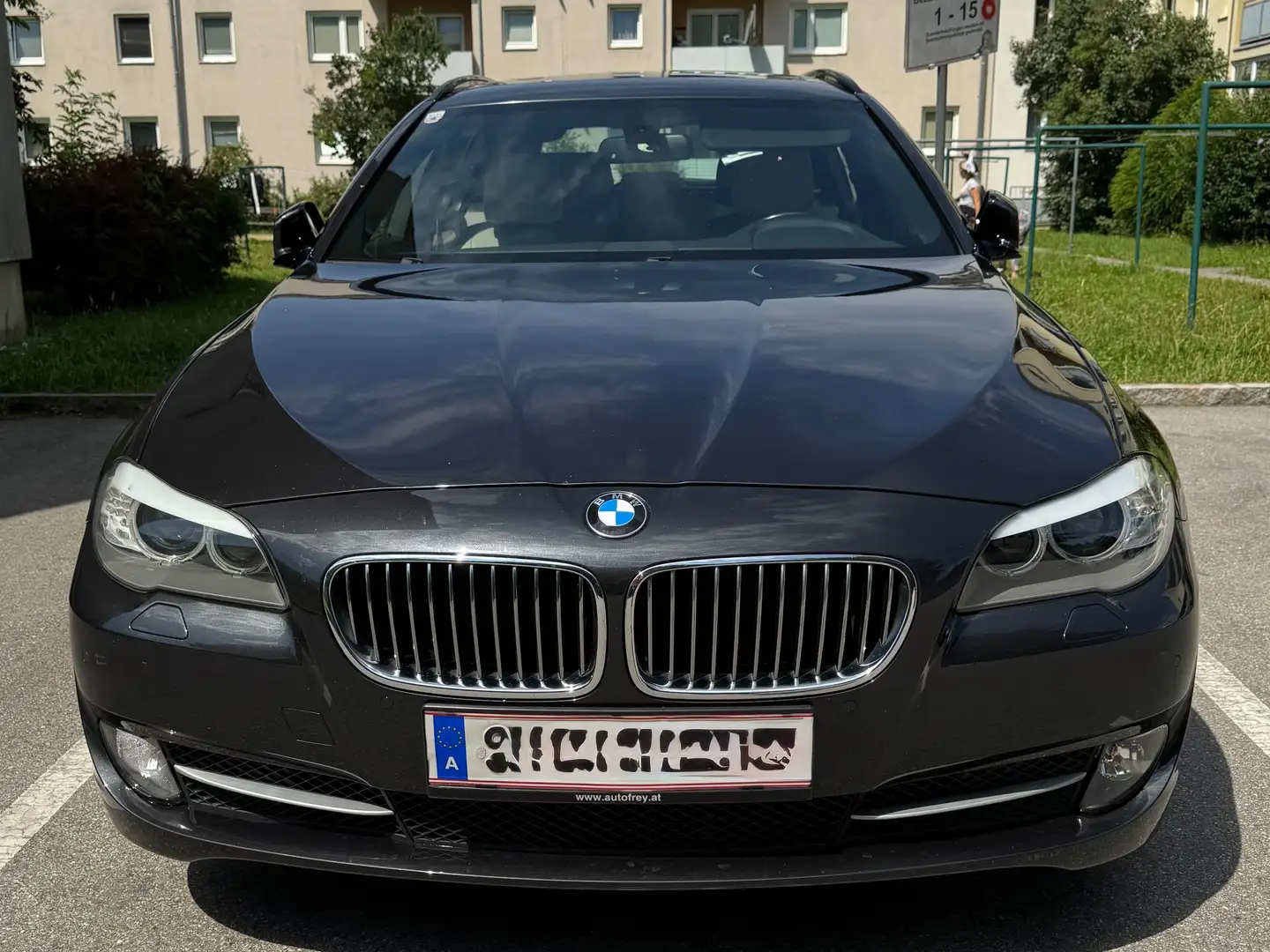 BMW 530 530d xDrive Touring Aut. Grey - 1