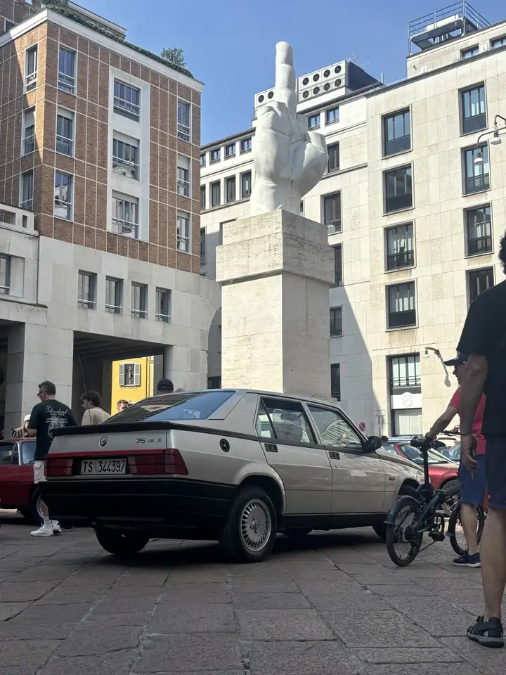 Alfa Romeo 75 1.8 ie, foto 1