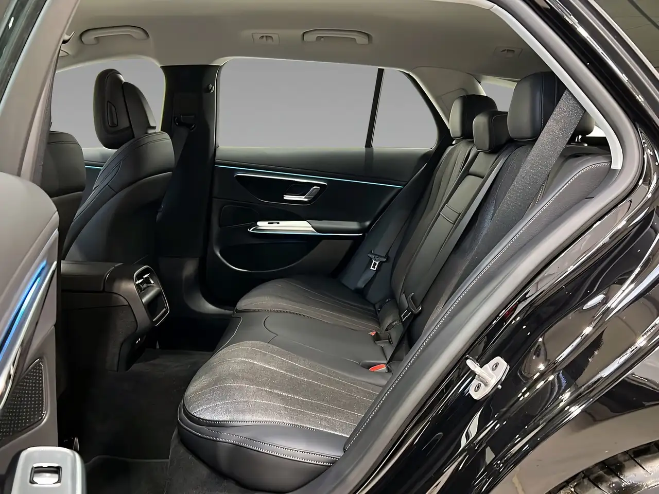 Mercedes-Benz E 220 d T AVANTGARDE+LED+Kamera+TotW+DAB+AHK 10