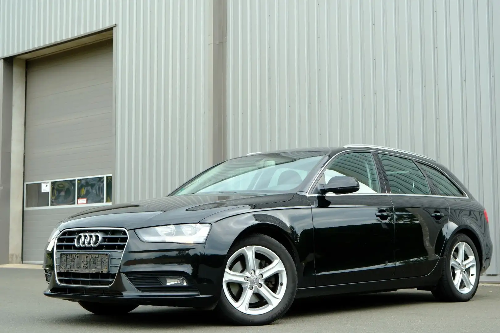 Audi A4 Avant Ambition 2,0 TDI Aut./MMI/AHK Noir - 1
