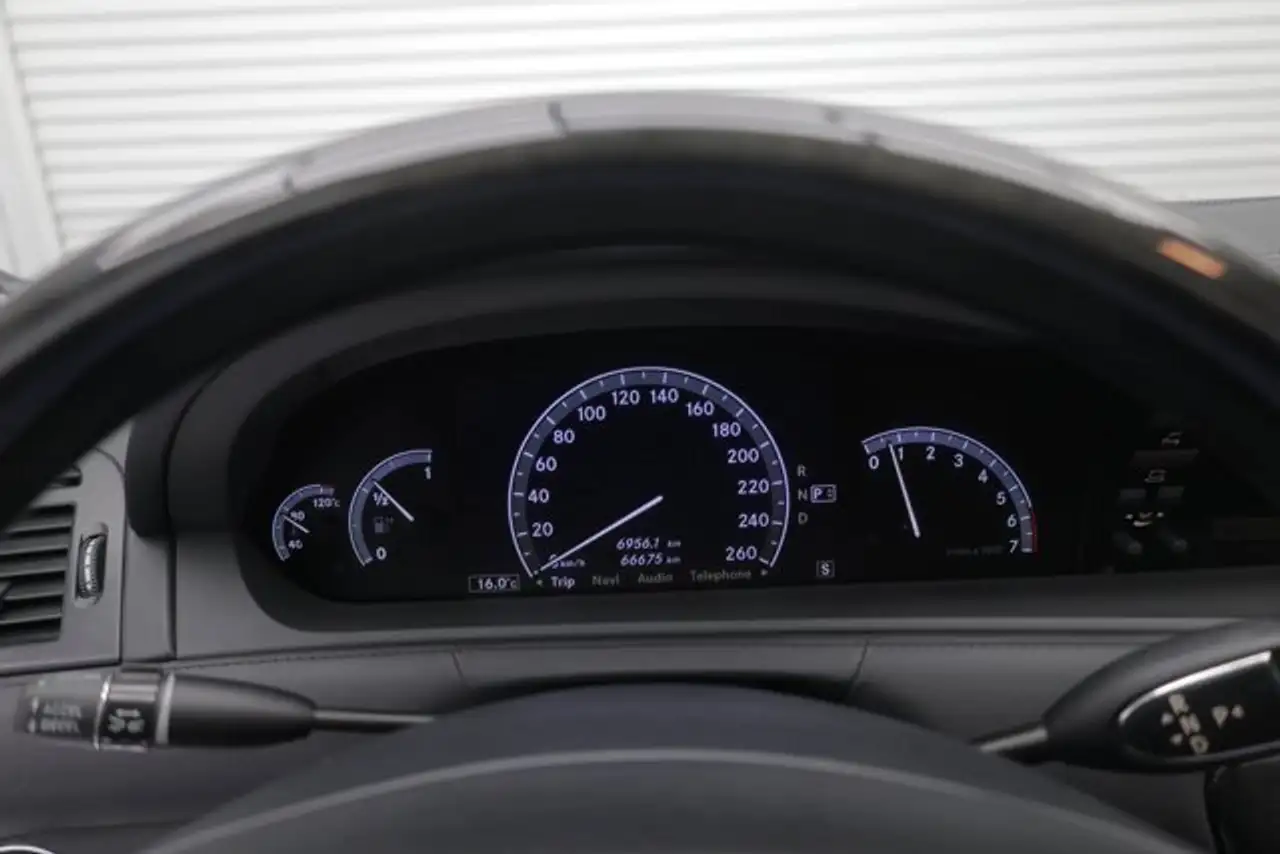 Mercedes-Benz CL снимка Mercedes-Benz CL