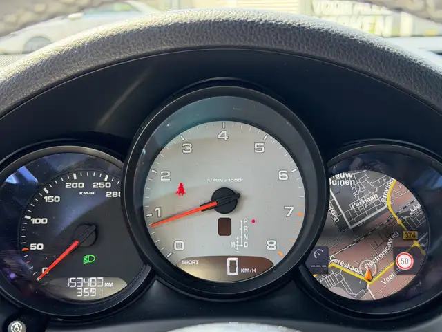 Porsche Macan view 11