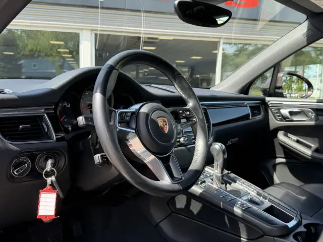 Porsche Macan view 2