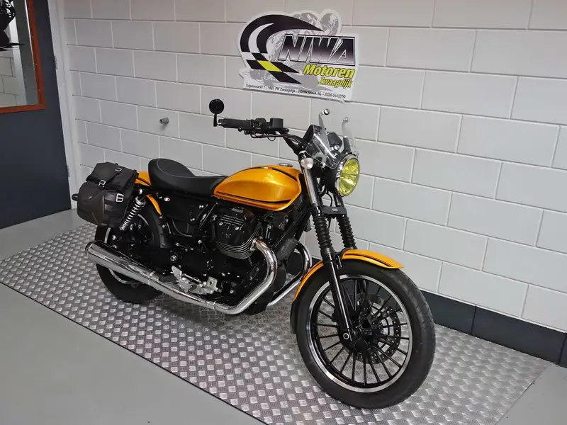 Moto Guzzi V 9 - foto 2