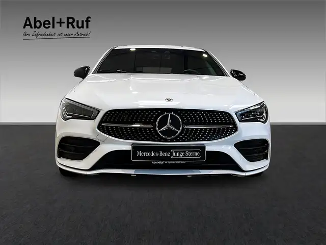Mercedes-Benz 250 view 2