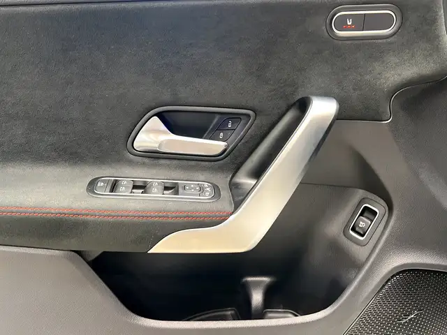 Mercedes-Benz 250 view 13