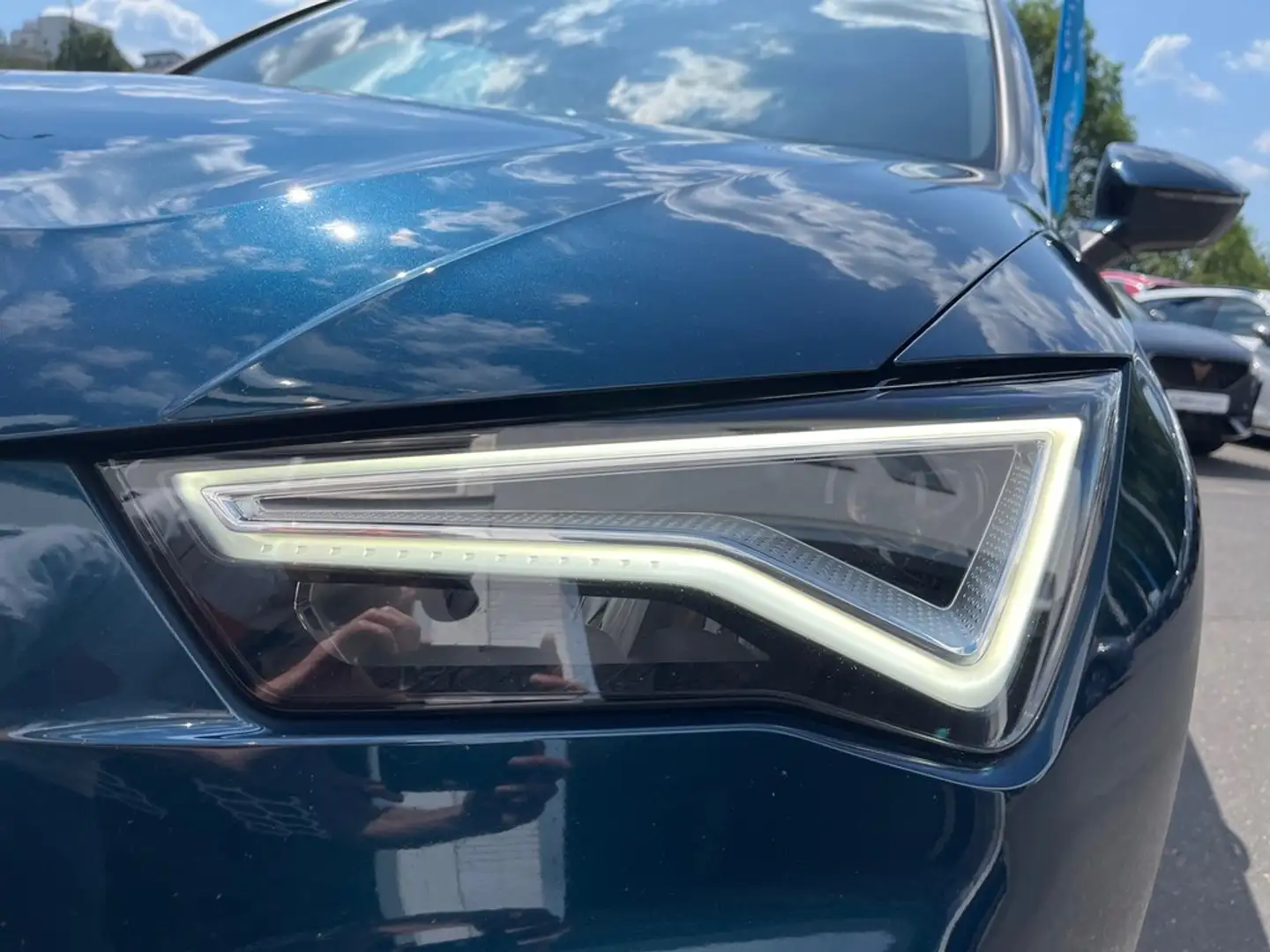 SEAT Ateca 2,0 TDI DSG Xperience 4Drive Blau - 2