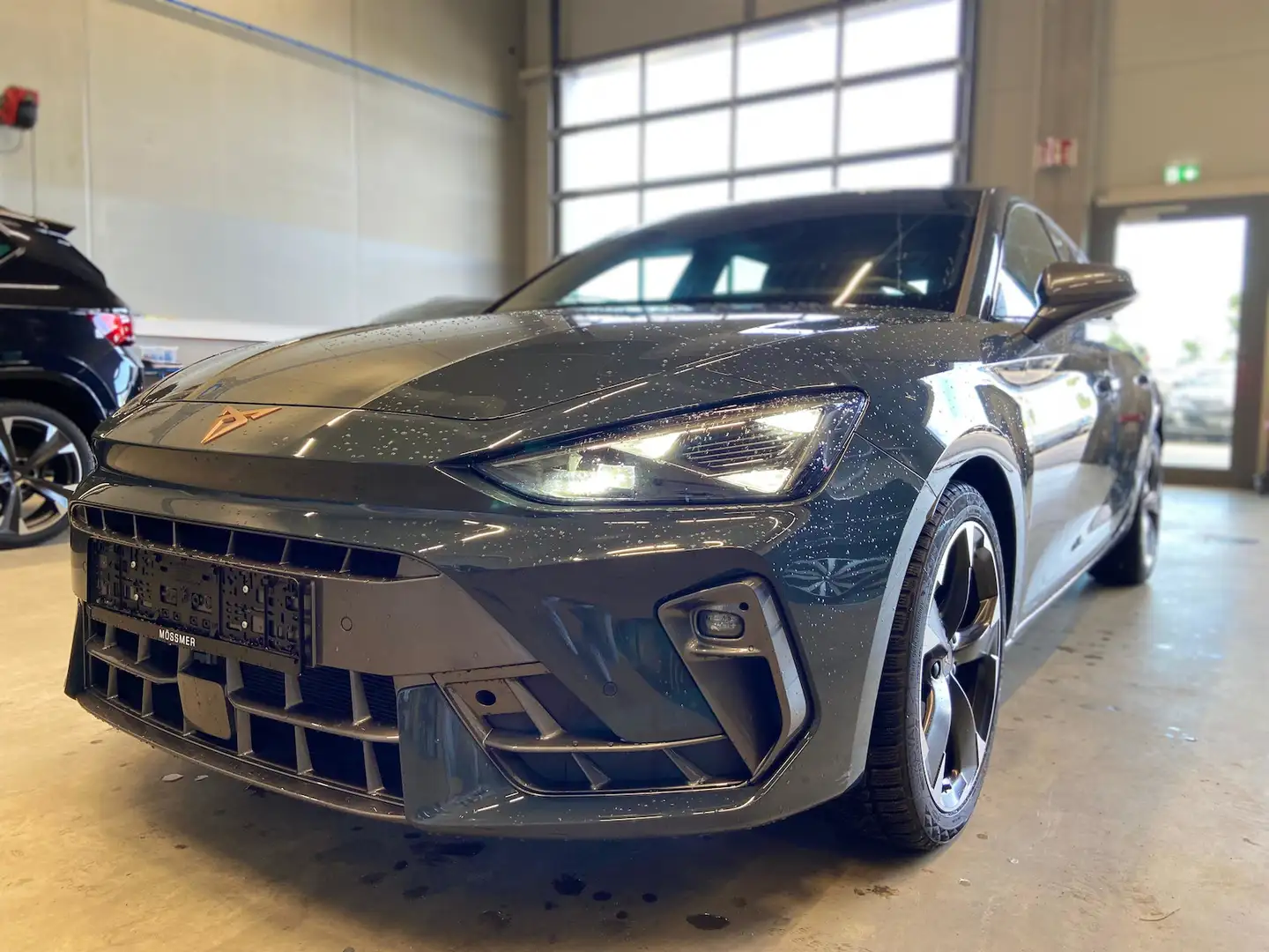 CUPRA Leon 1.5eTSI DSG EdgePaket 18´´Navi Assist XL Blau - 1