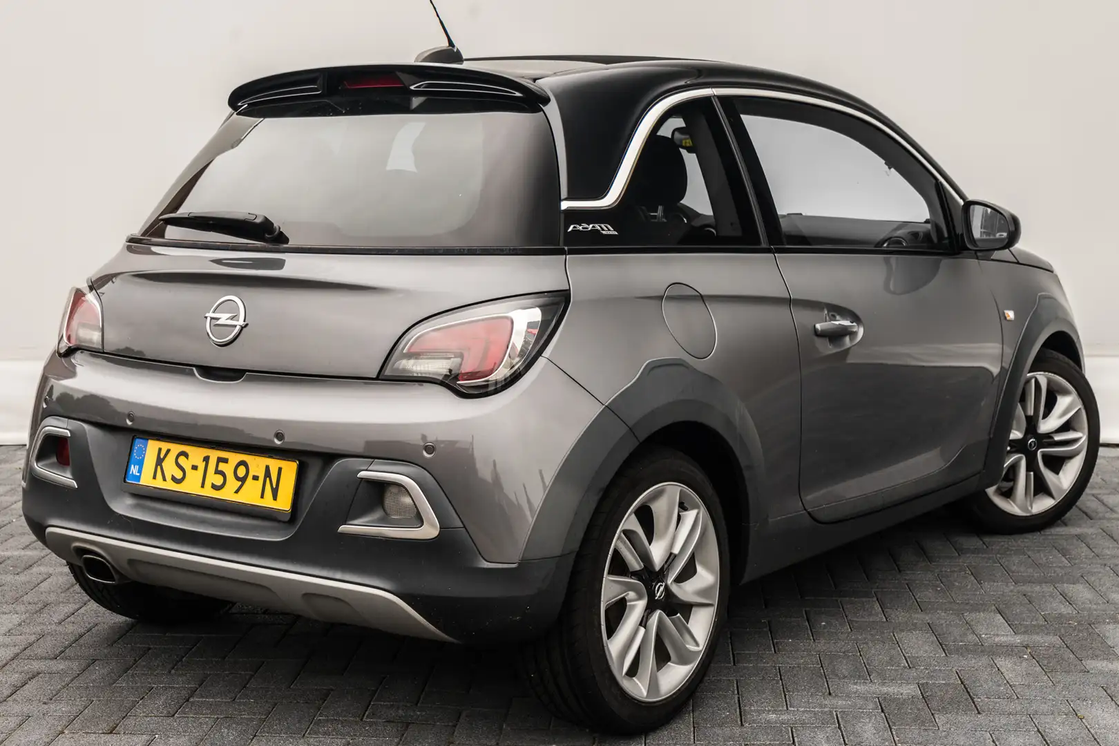 Opel Adam 1.0 90 PK Turbo Rocks CABRIO RIJKLAAR INCL:GARANTI Grau - 2