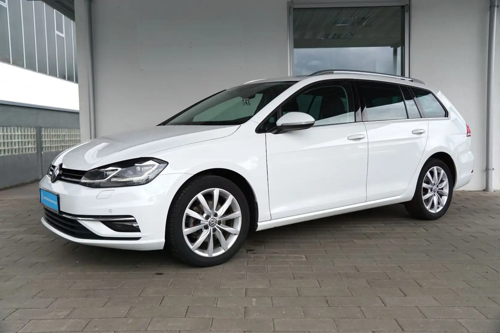 Volkswagen Golf Variant Highline 1.5 TSI DSG ACC NAVI MASSA Weiß - 2