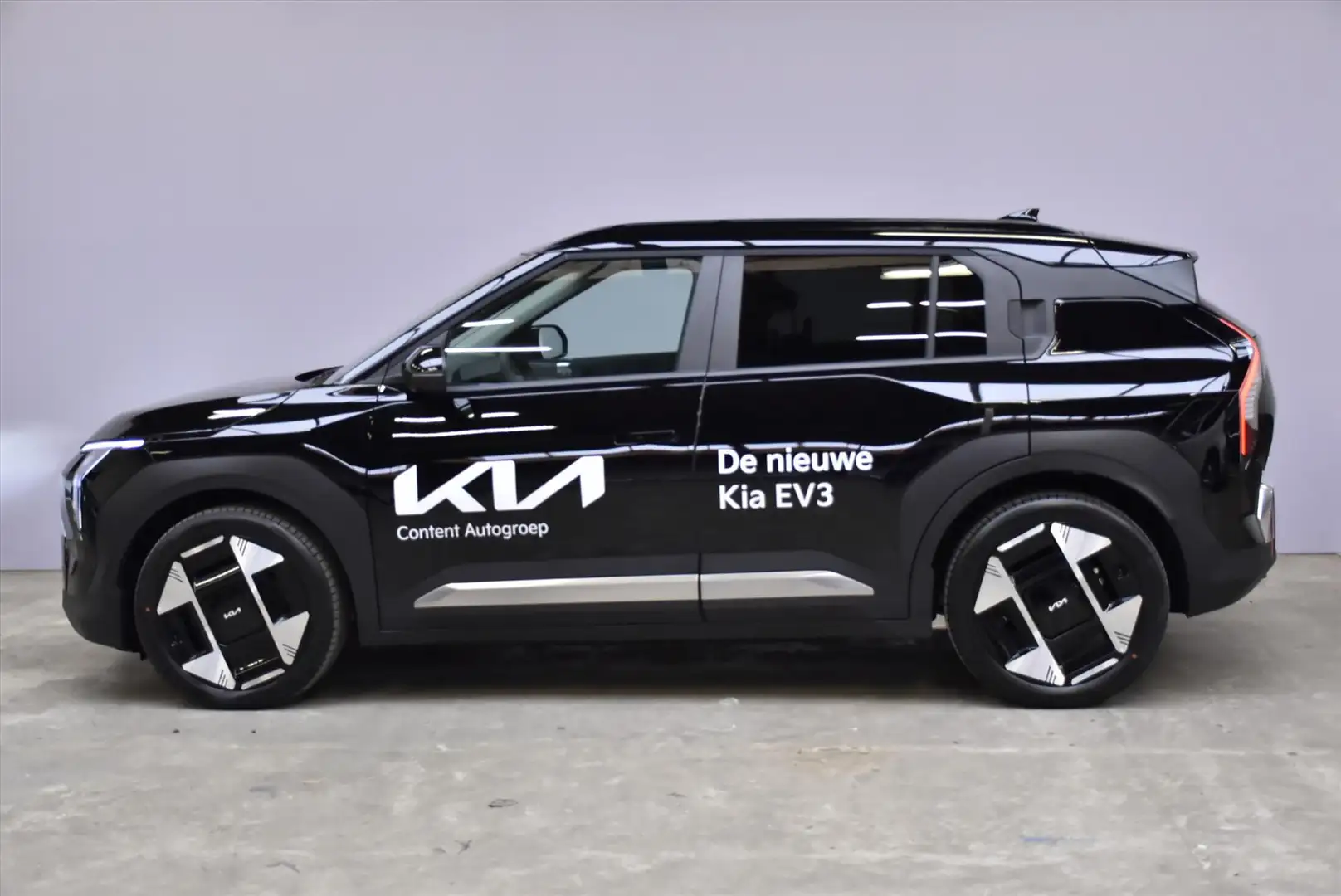 Kia EV3 58,3 kWh 204pk Plus Advanced Zwart - 2