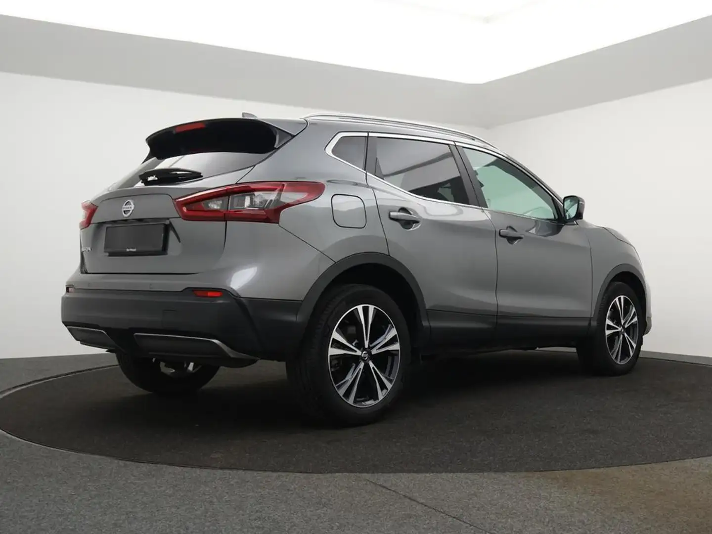 Nissan Qashqai Qashqai 1.3 DID-T Urban Edition Grijs - 2